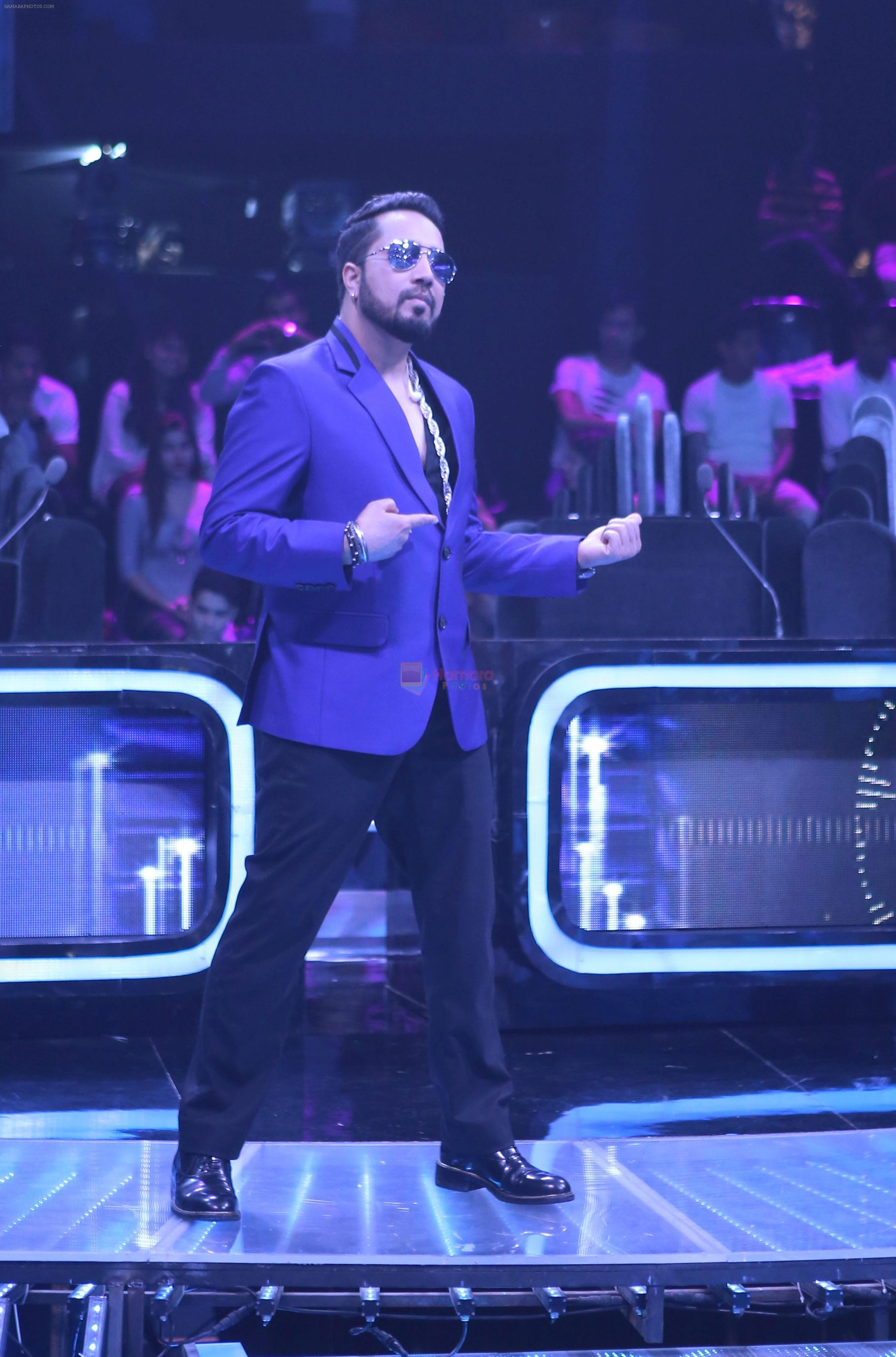 Mika Singh on the sets of Star Plus's Dil Hai Hindustani 2 at filmcity on 23rd July 2018