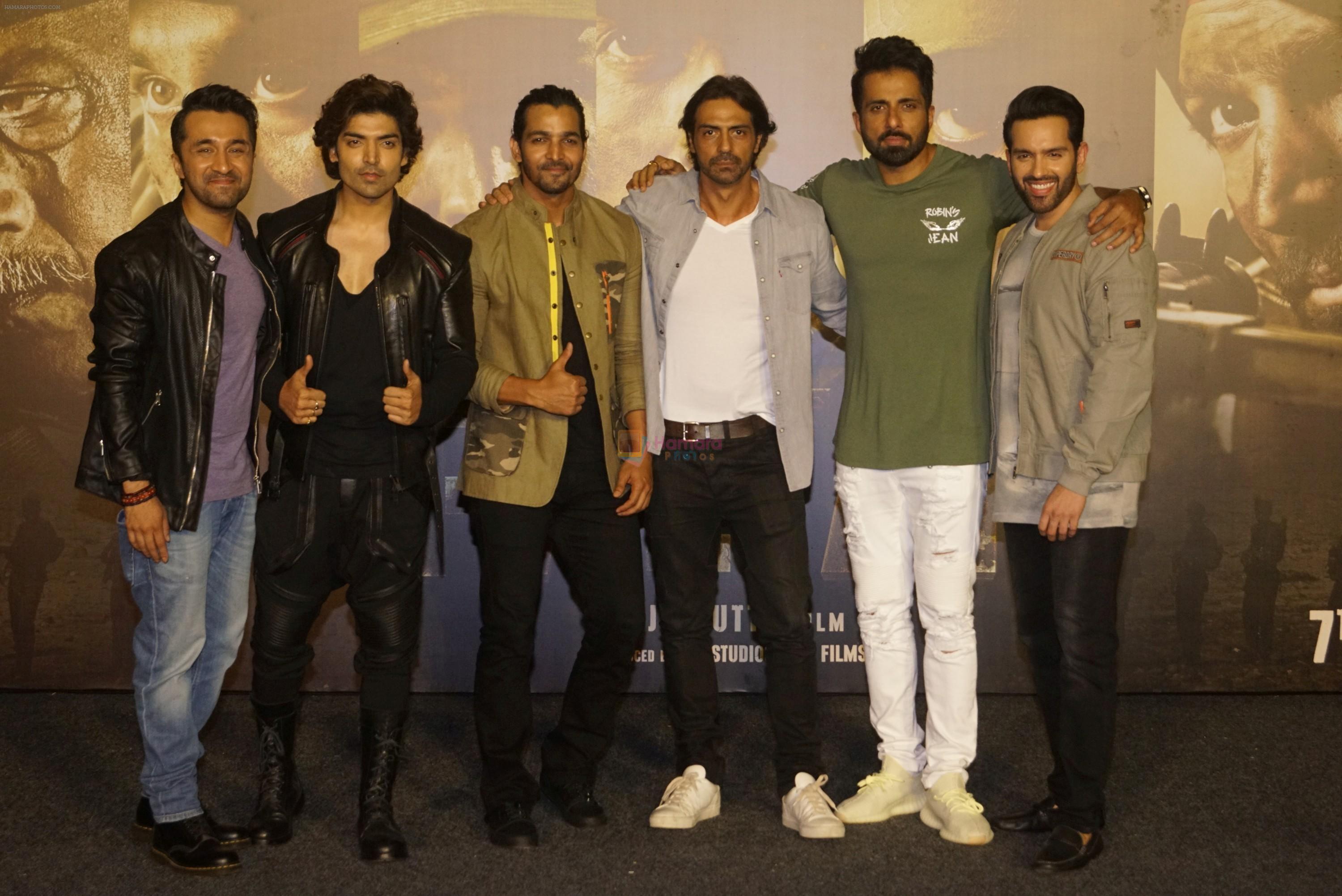 Arjun Rampal, Harshvardhan Rane, Gurmeet Choudhary, Siddhanth Kapoor, Luv Sinha, Sonu Sood at the Trailer launch Of Film Paltan on 2nd Aug 2018