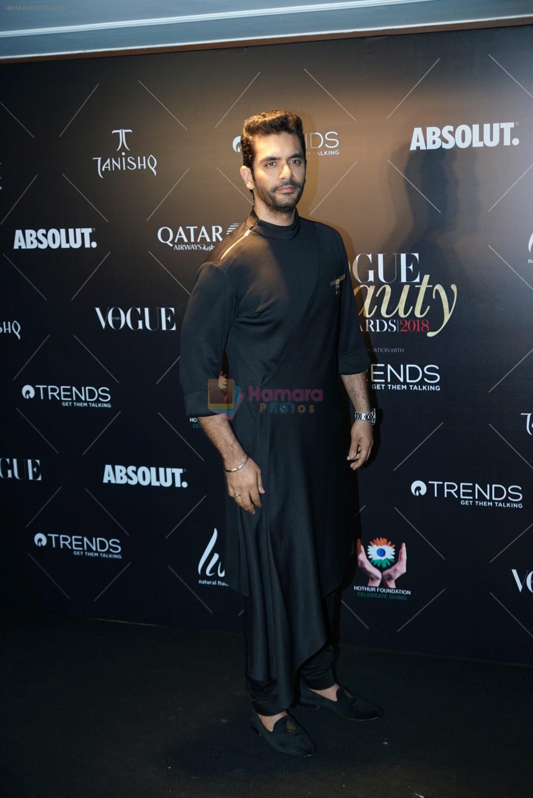 Angad Bedi at Vogue Beauty Awards 2018 in Taj Lands End, bandra on 1st Aug 2018
