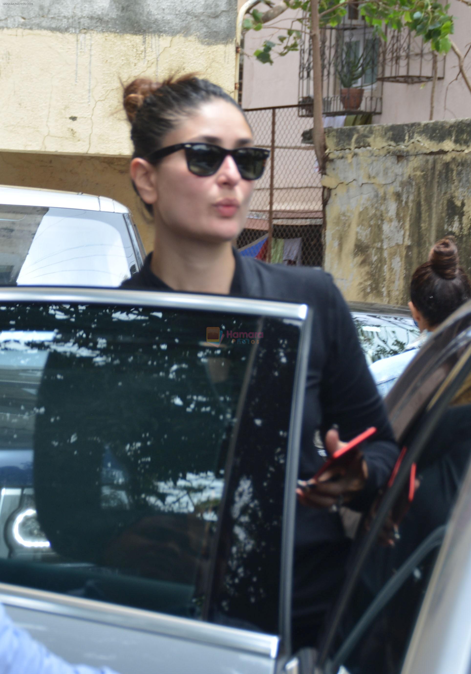 Kareena Kapoor spotted at Pilates gym in khar on 4th Aug 2018