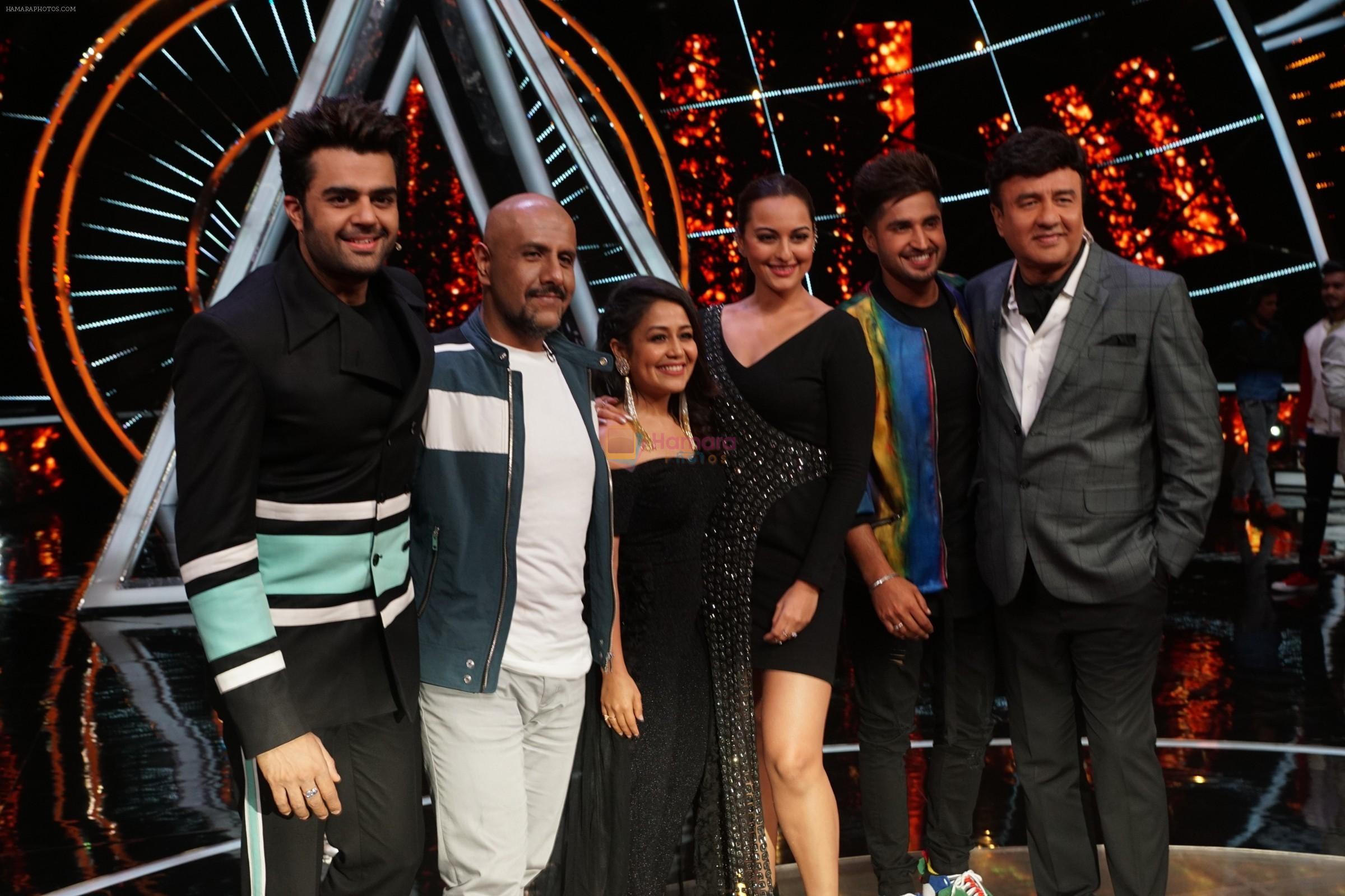 Sonakshi Sinha, Jassi Gill, Manish Paul,  Anu Malik, Neha Kakkar and Vishal Dadlani On The Sets Of Sony Indian Idol in Yashraj Studio, Andheri on 8th Aug 2018