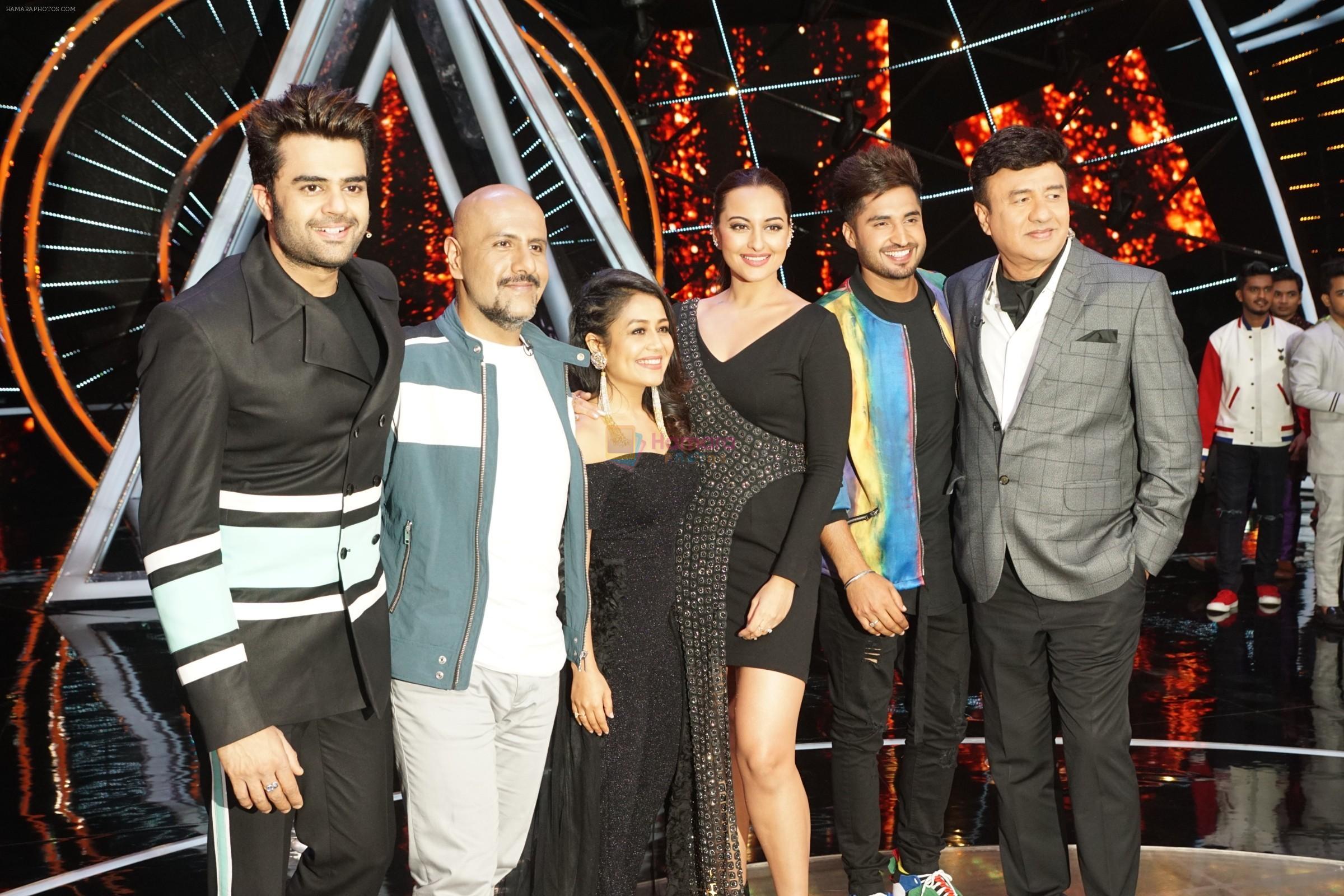 Sonakshi Sinha, Jassi Gill, Manish Paul,  Anu Malik, Neha Kakkar and Vishal Dadlani On The Sets Of Sony Indian Idol in Yashraj Studio, Andheri on 8th Aug 2018