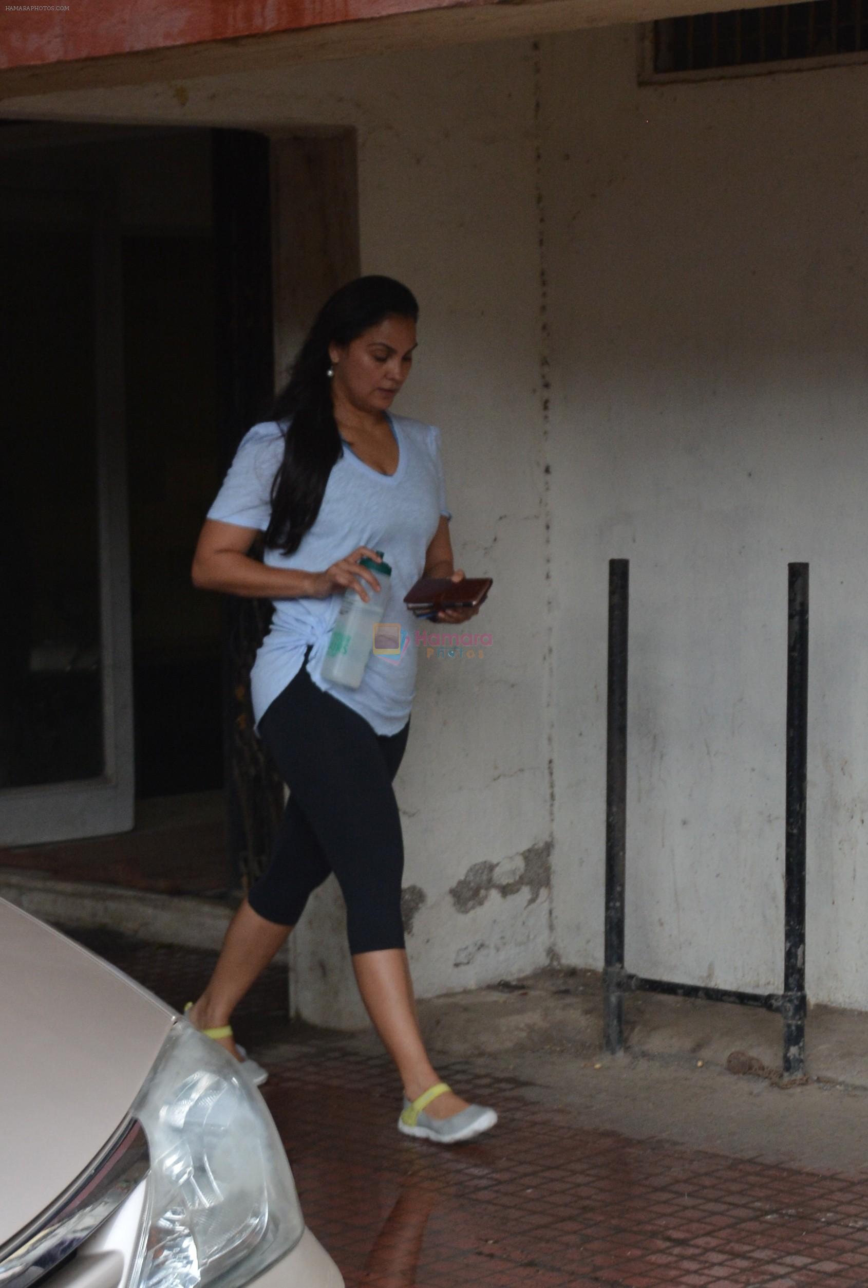 Lara Dutta spotted at Pilates gym in khar on 13th Aug 2018