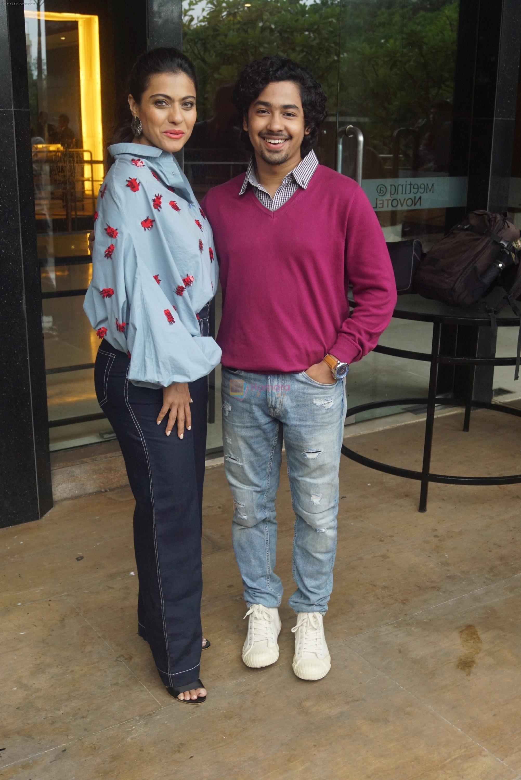 Kajol, Riddhi Sen Spotted At Intreview Of Helicopter Eela on 16th Oct 2018