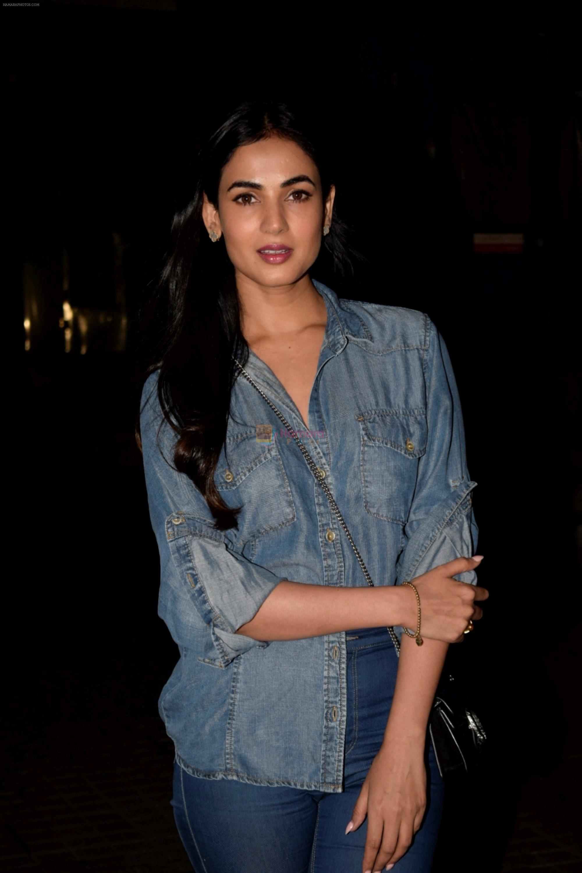 Sonal Chauhan at the Screening of Gold in pvr juhu on 14th Aug 2018