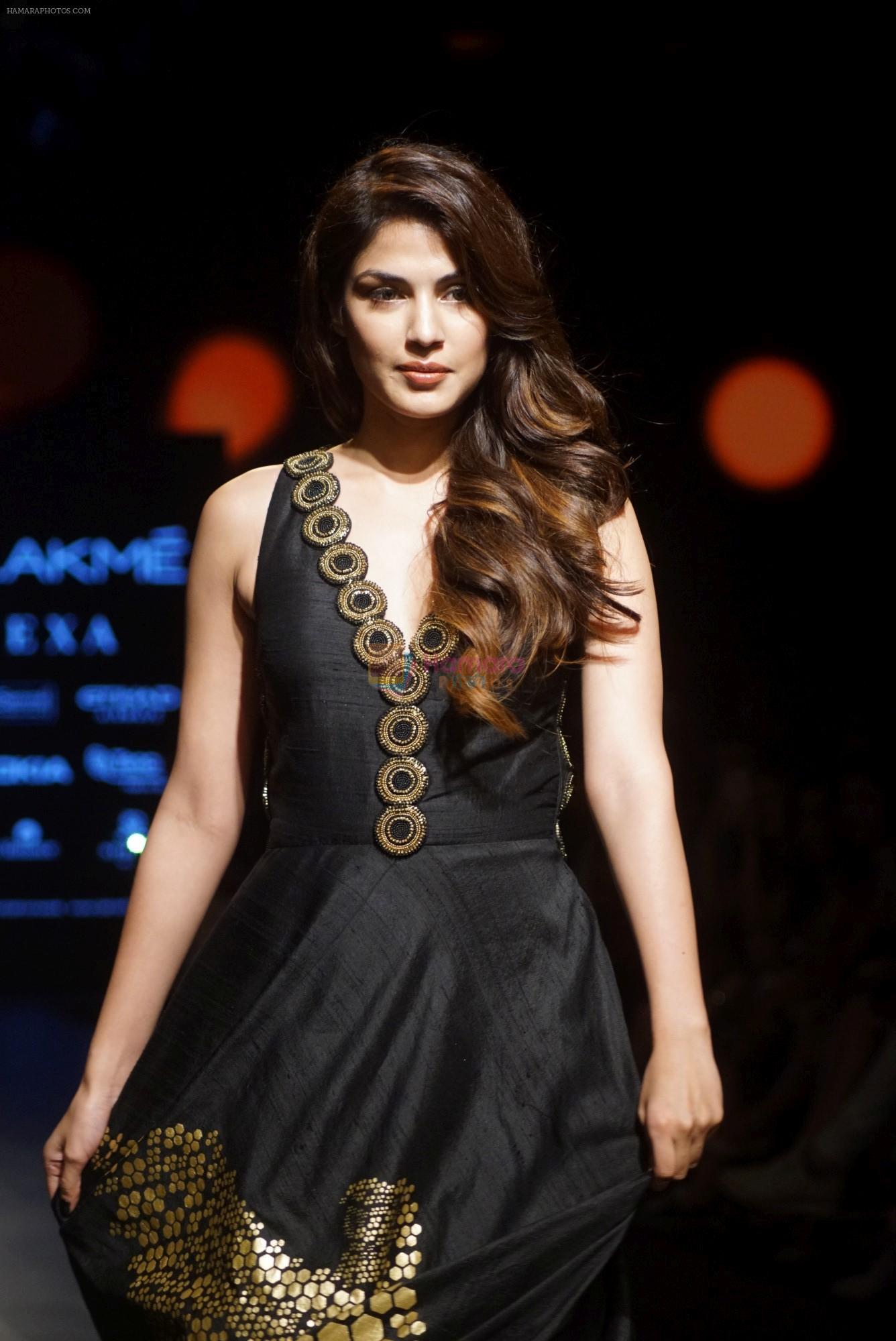 Rhea Chakraborty as the Show stopper for ABRAHAM & THAKORE RUNWAY at Lakme Fashion Week on 22nd Aug 2018