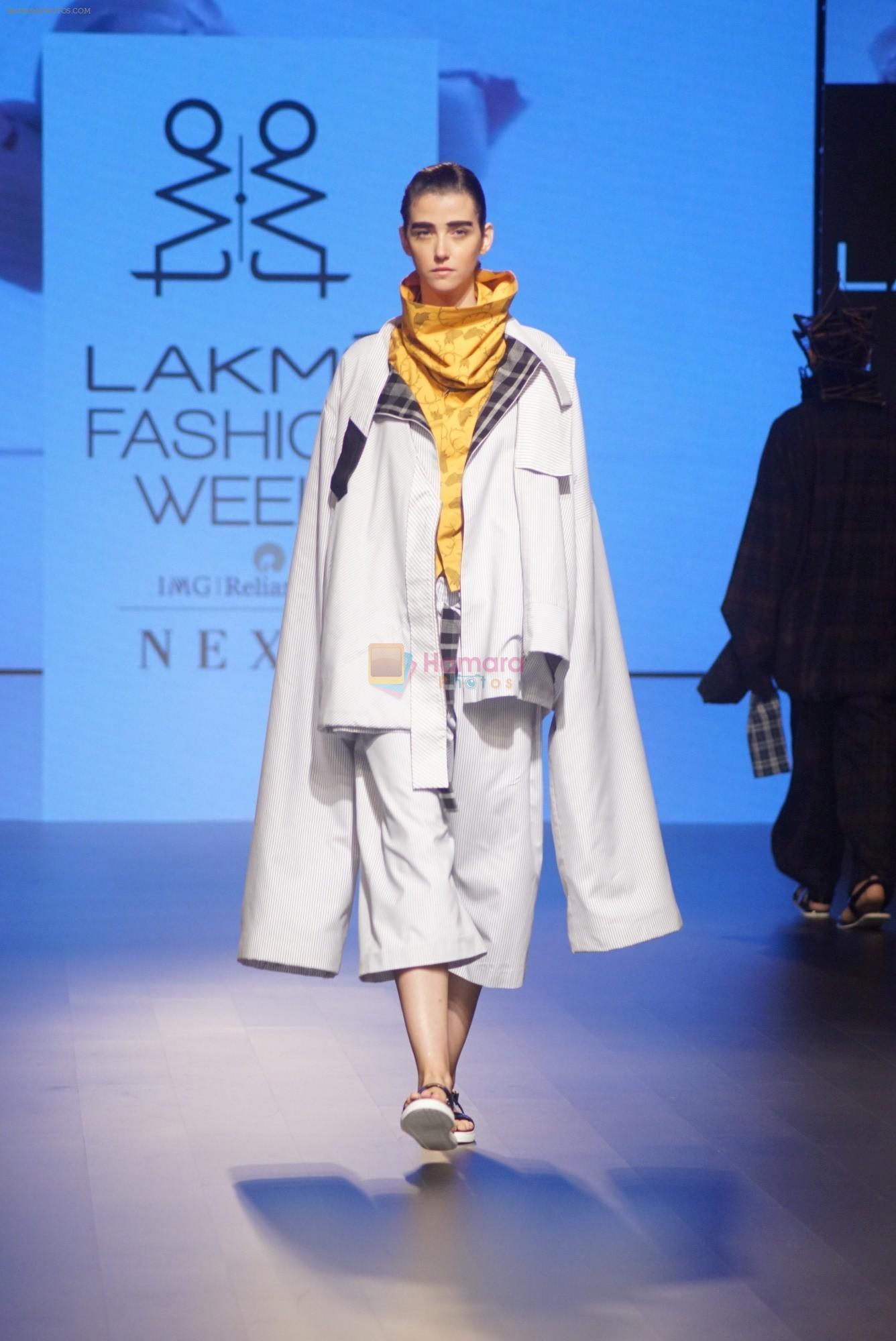 Model at CAPRESE X SHIFT & ARPITA MEHTA at Lakme Fashion Week on 25th AUg 2018
