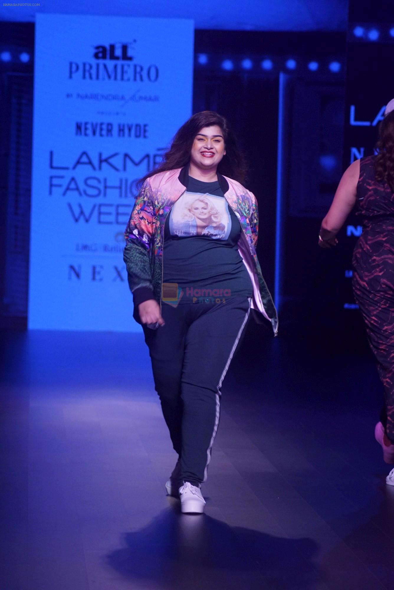 Model walk the ramp for Narendra Kumar at Lakme Fashion Week on 26th Aug 2018