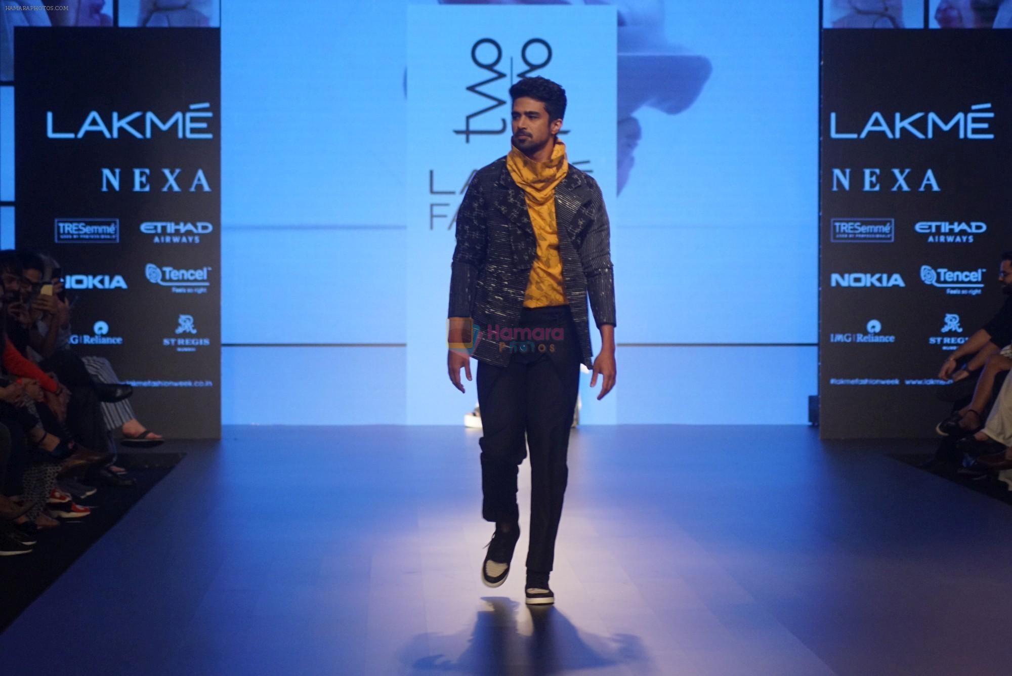 Saqib Saleem at CAPRESE X SHIFT & ARPITA MEHTA at Lakme Fashion Week on 25th AUg 2018