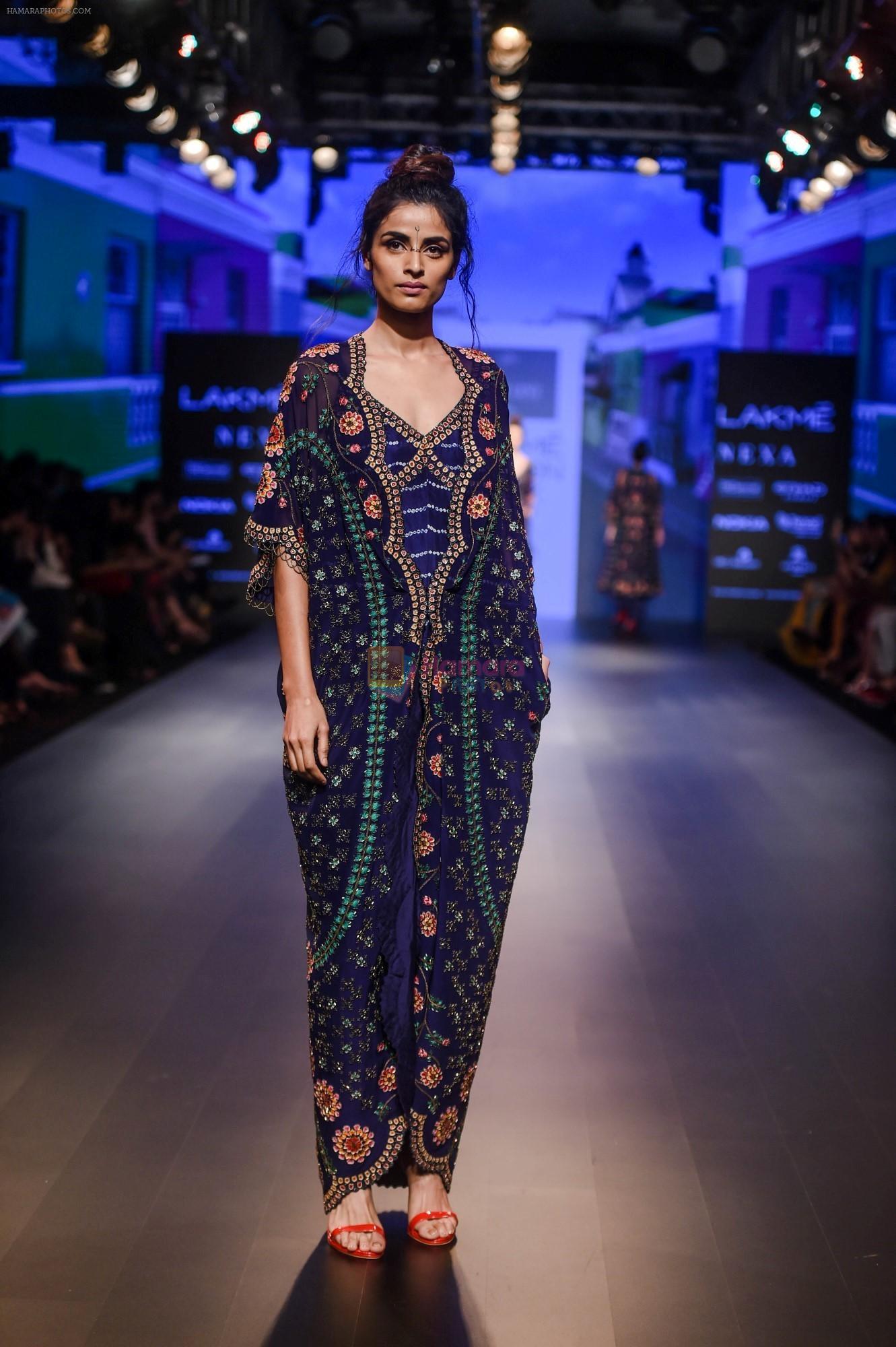 Model walk the ramp for Jayanti Reddy at Lakme Fashion Week on 26th Aug 2018