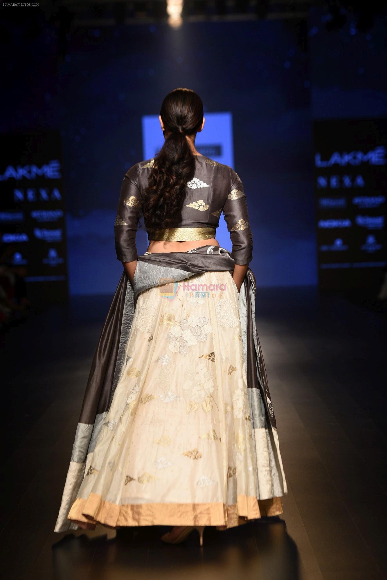 Saiyami Kher at Vineet Rahul Show at Lakme Fashion Week on 26th Aug 2018