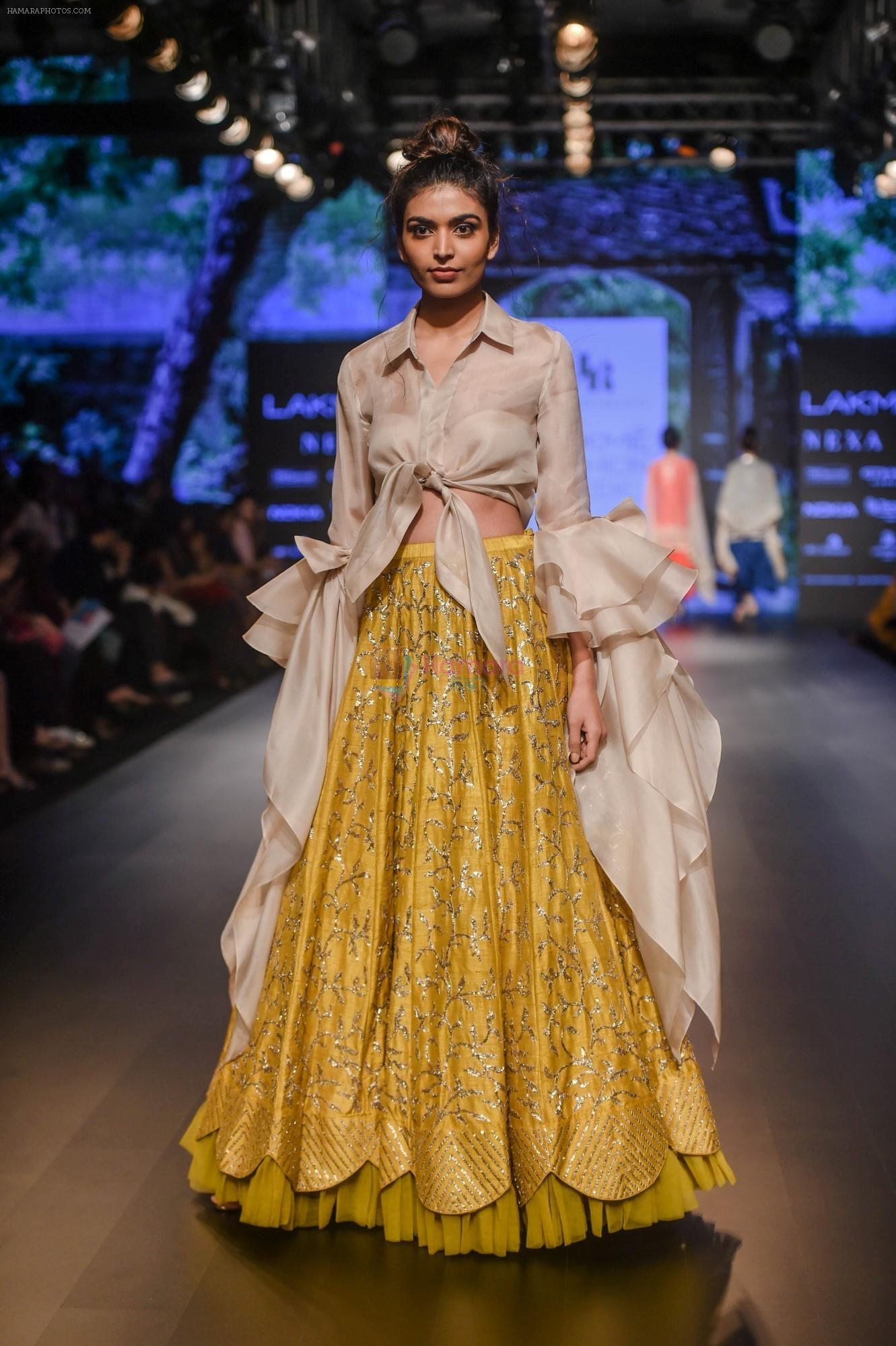 Model walk the ramp for Jayanti Reddy at Lakme Fashion Week on 26th Aug 2018