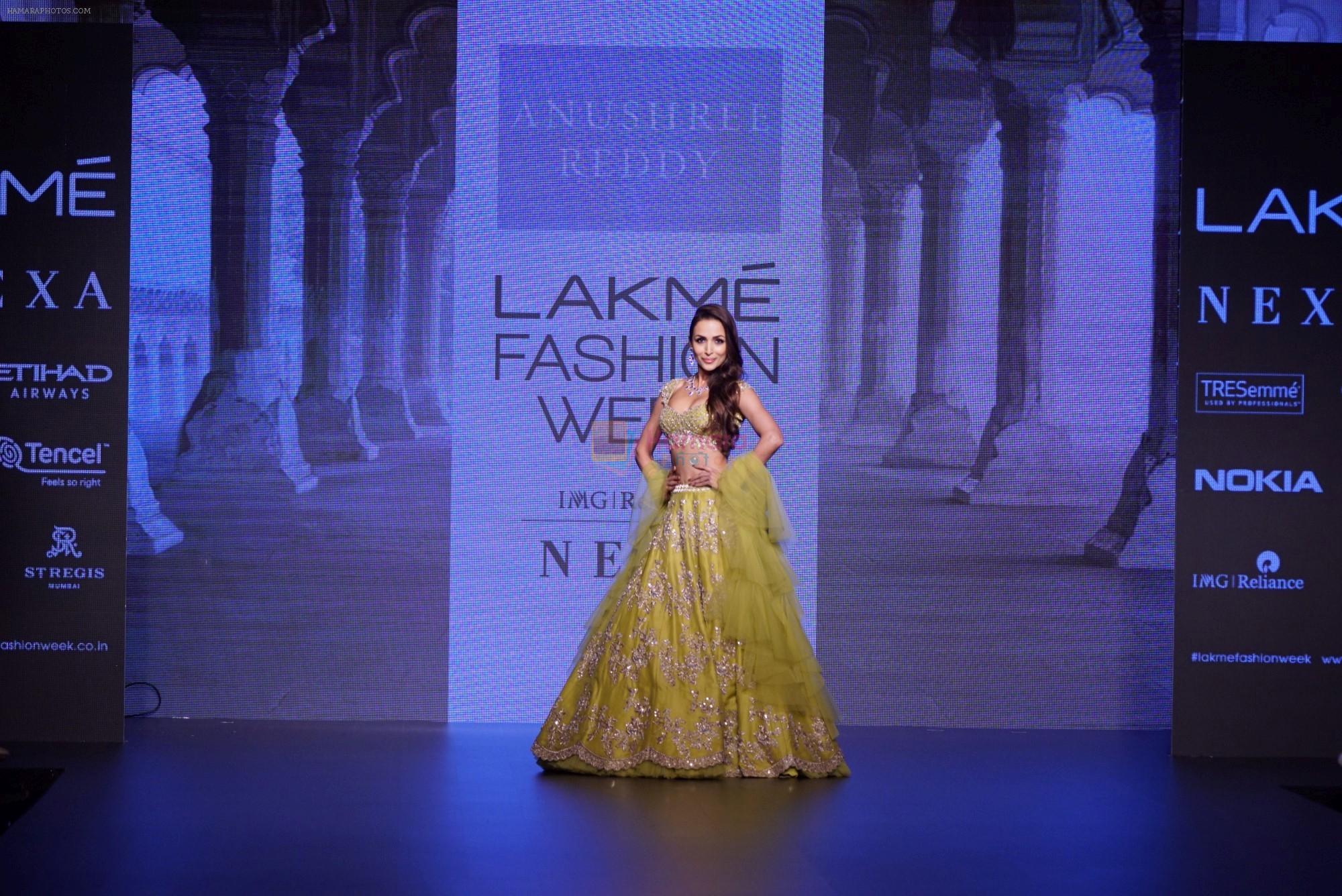 Malaika Arora at Anushree Reddy Show at Lakme Fashion Week on 26th Aug 2018