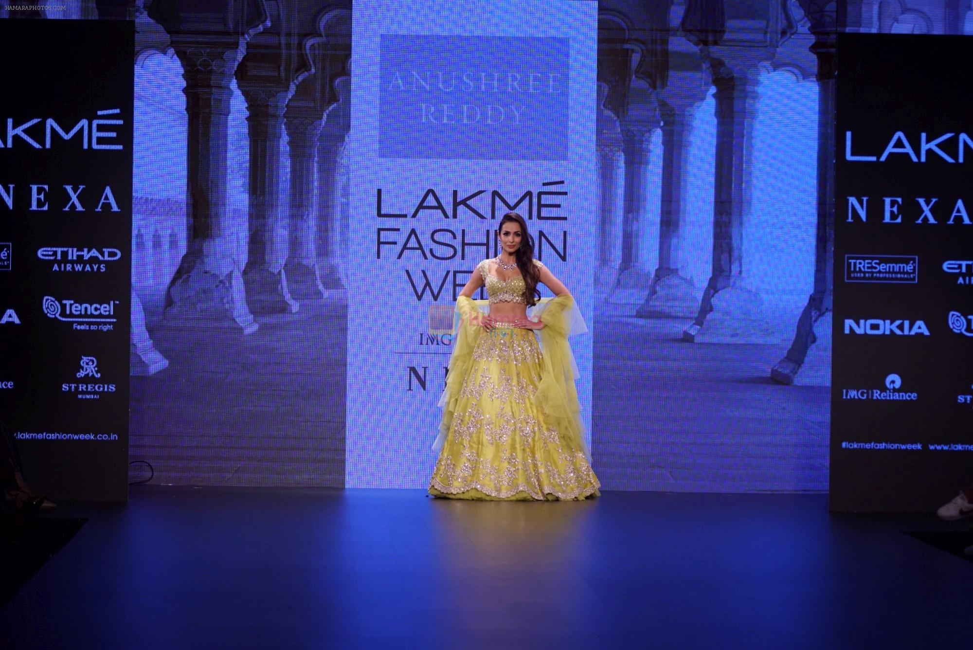 Malaika Arora at Anushree Reddy Show at Lakme Fashion Week on 26th Aug 2018