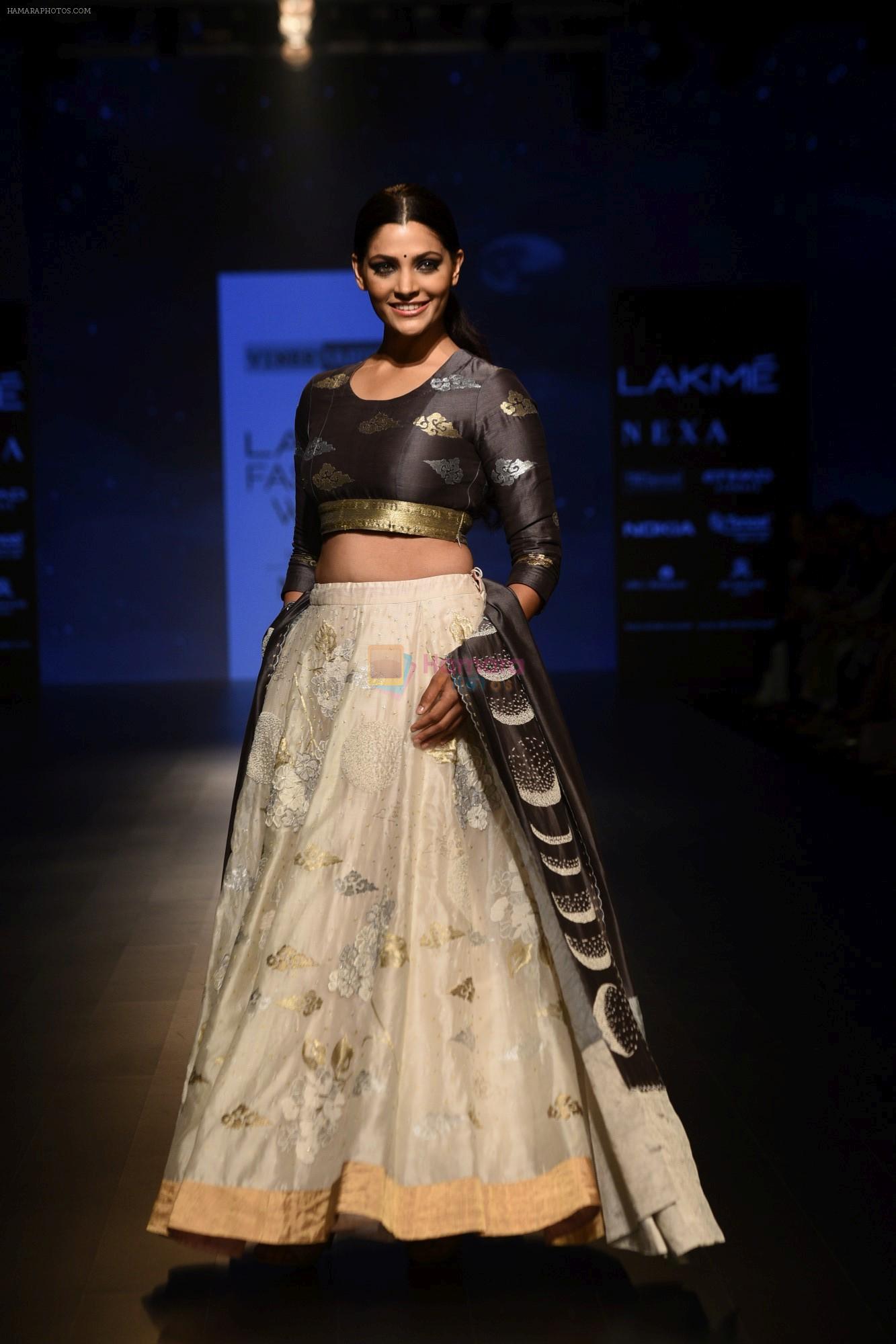 Saiyami Kher at Vineet Rahul Show at Lakme Fashion Week on 26th Aug 2018