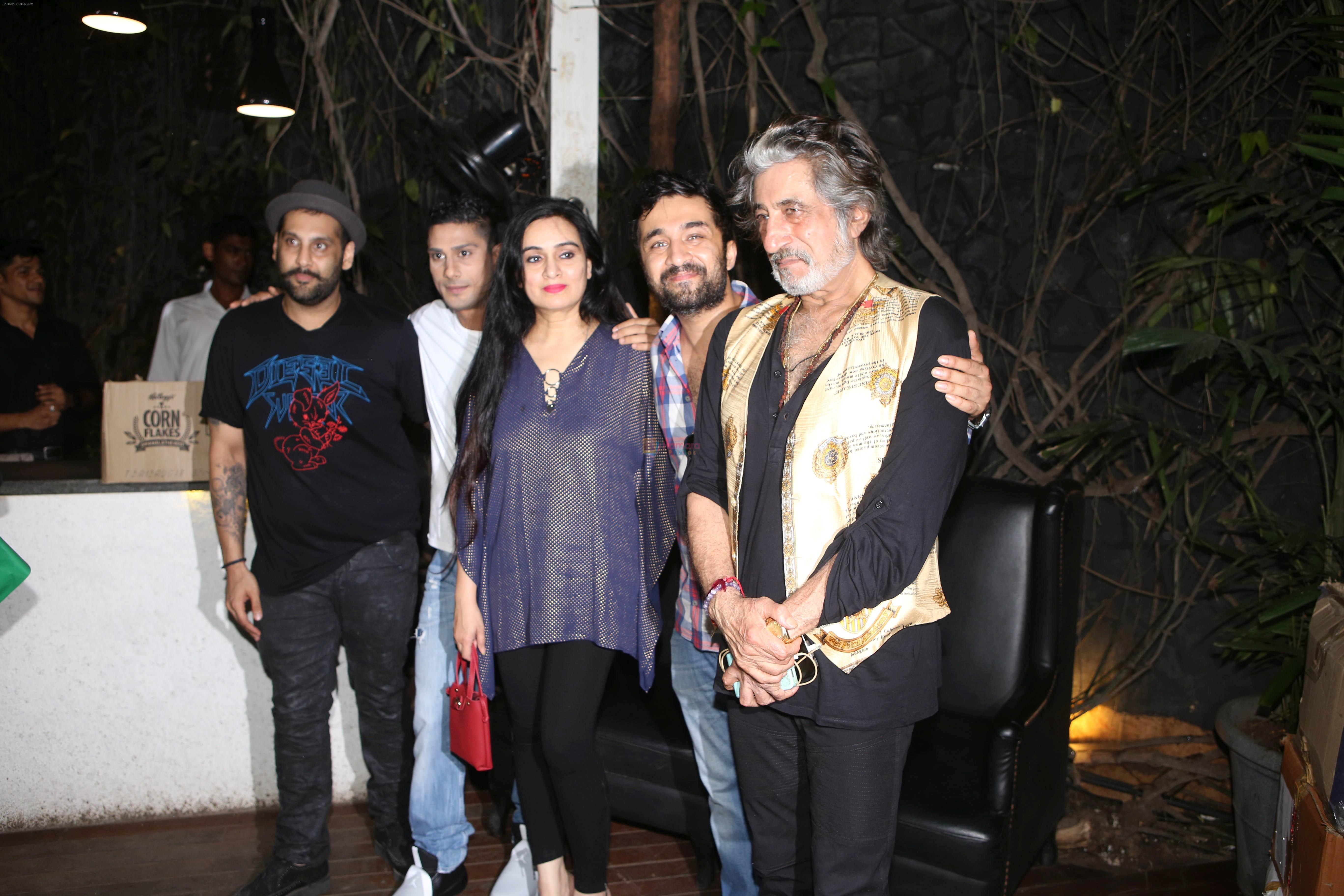 Siddhanth Kapoor, Tejaswini Kolhapure, Prateik Babbar, Shakti Kapoor at Fundraiser for Kerala in B lounge juhu on 24th Aug 2018