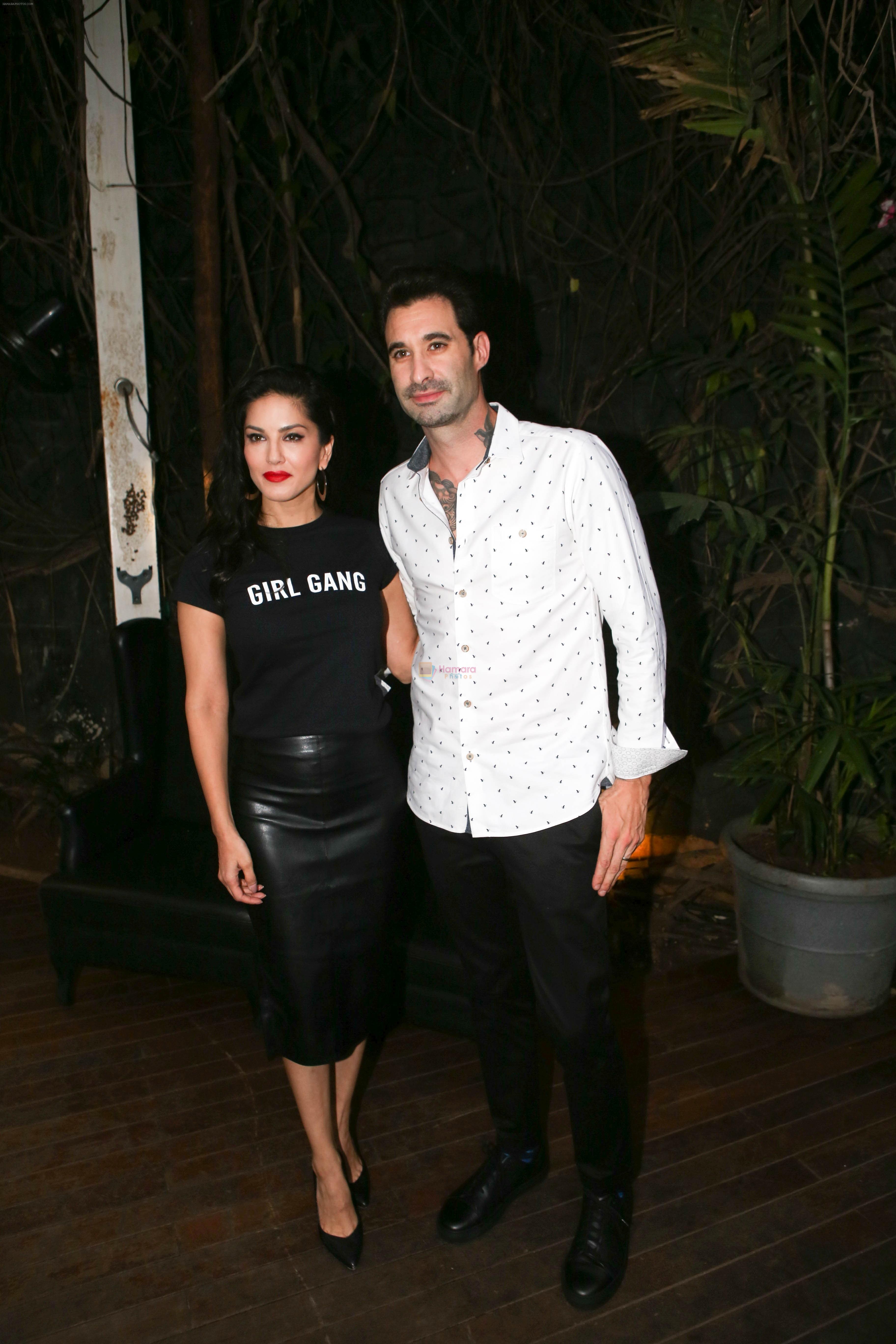 Sunny Leone at Fundraiser for Kerala in B lounge juhu on 24th Aug 2018