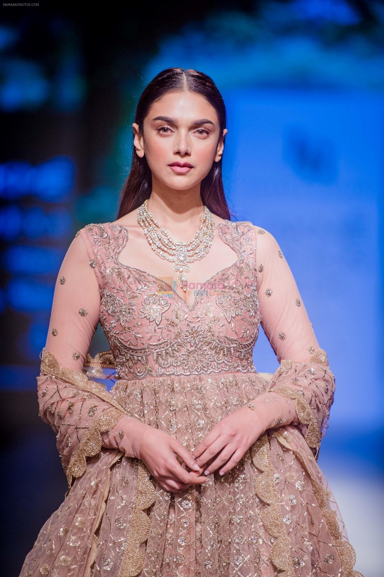 Aditi Rao Hydari walk the ramp for Jayanti Reddy at Lakme Fashion Week on 26th Aug 2018