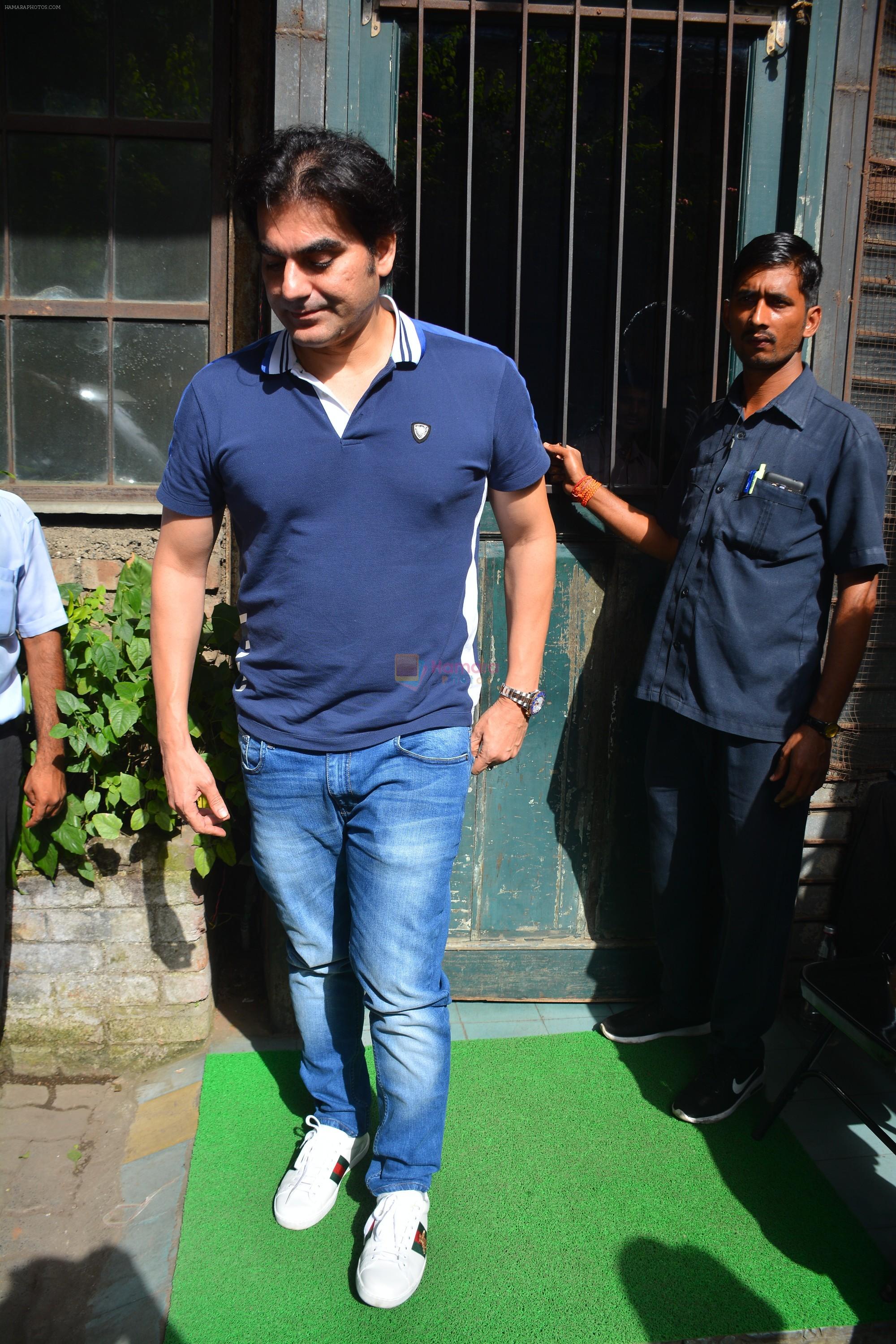 Arbaaz Khan Spotted With Girlfriend & Son At Pali Village Cafe In Bandra on 1st Sept 2018