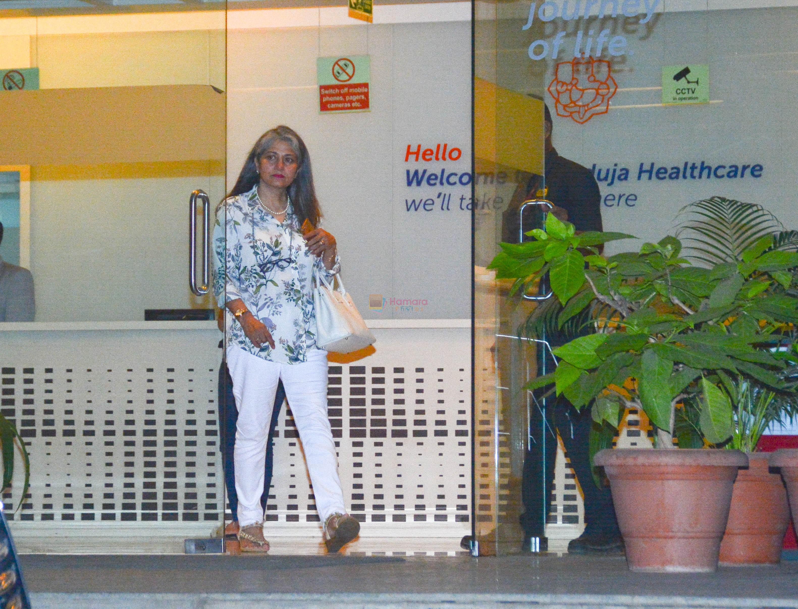 Mira Rajput's mother at Hinduja hospital in khar on 5th Sept 2018