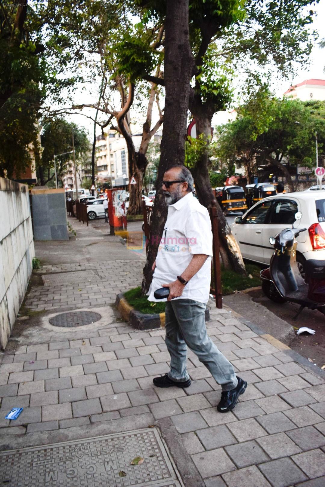 Pankaj Kapoor at Shahid Kapoor's house in juhu on 7th Sept 2018