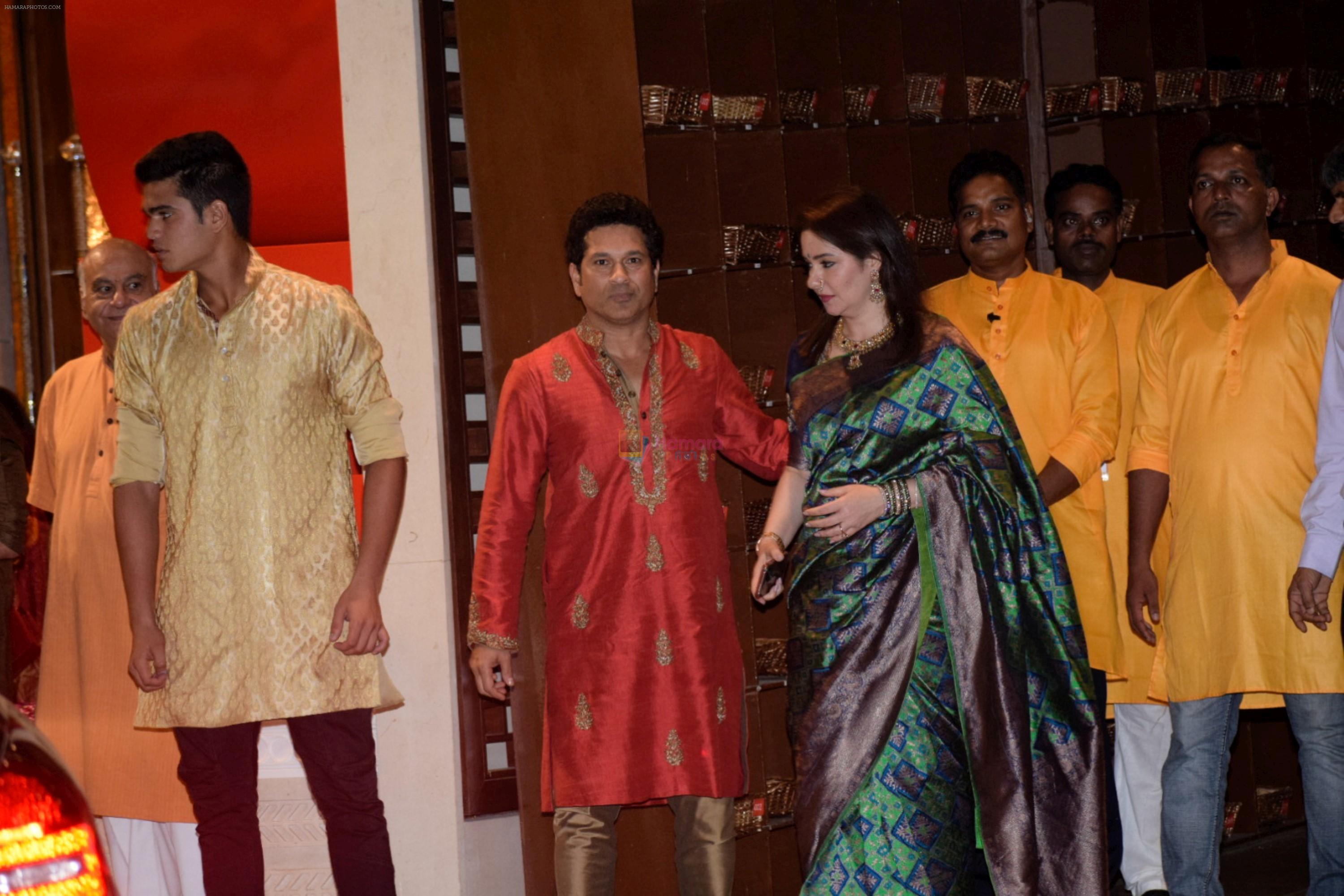 Sachin Tendulkar, Anjali Tendulkar at Mukesh Ambani's House For Ganesha  Chaturthi on 13th Sept 2018 / Sachin Tendulkar - Bollywood Photos, image size:3000x2000