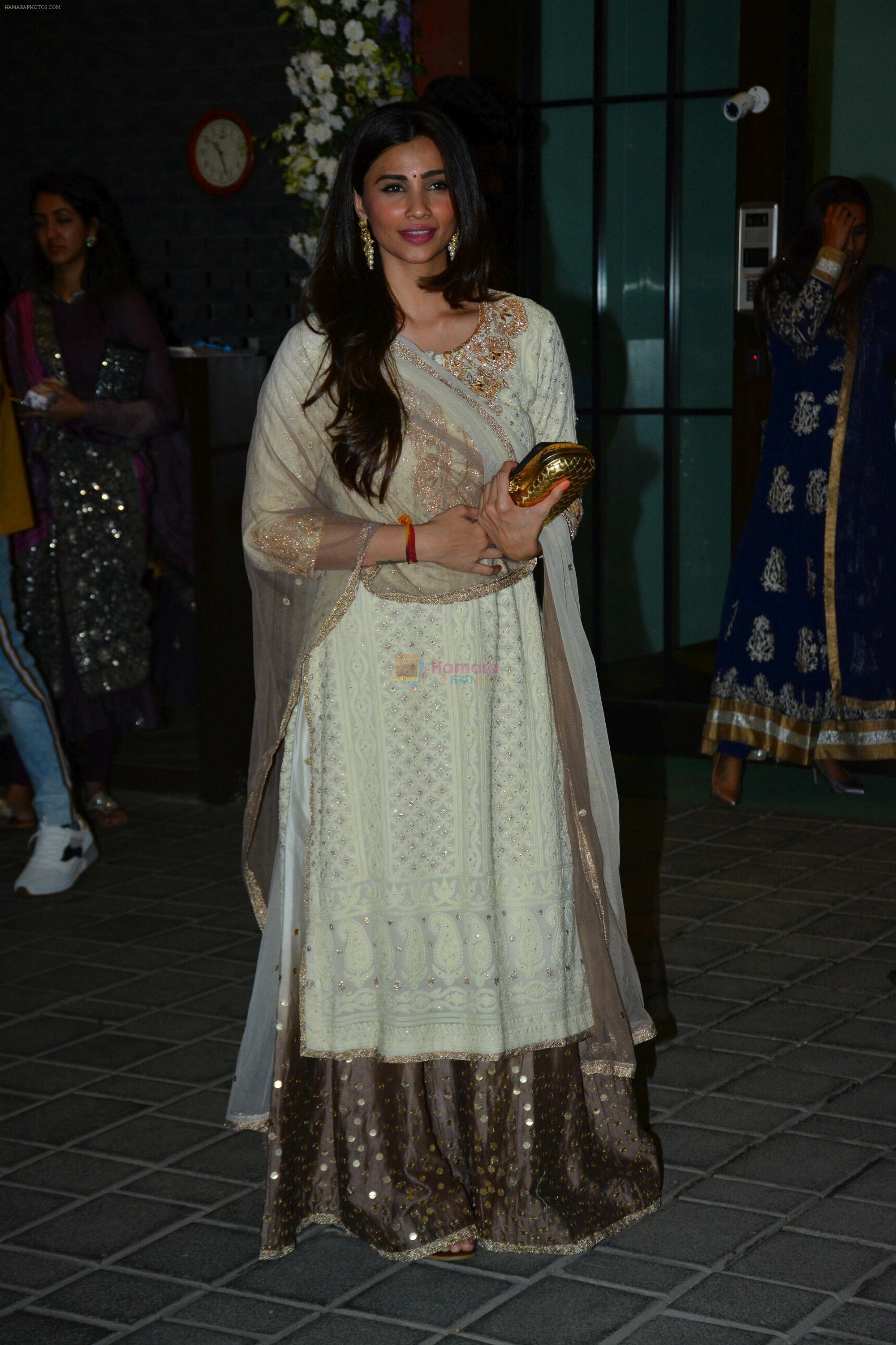 Daisy Shah at Ganpati celebrations in Arpita Khan's home in khar on 13th Sept 2018