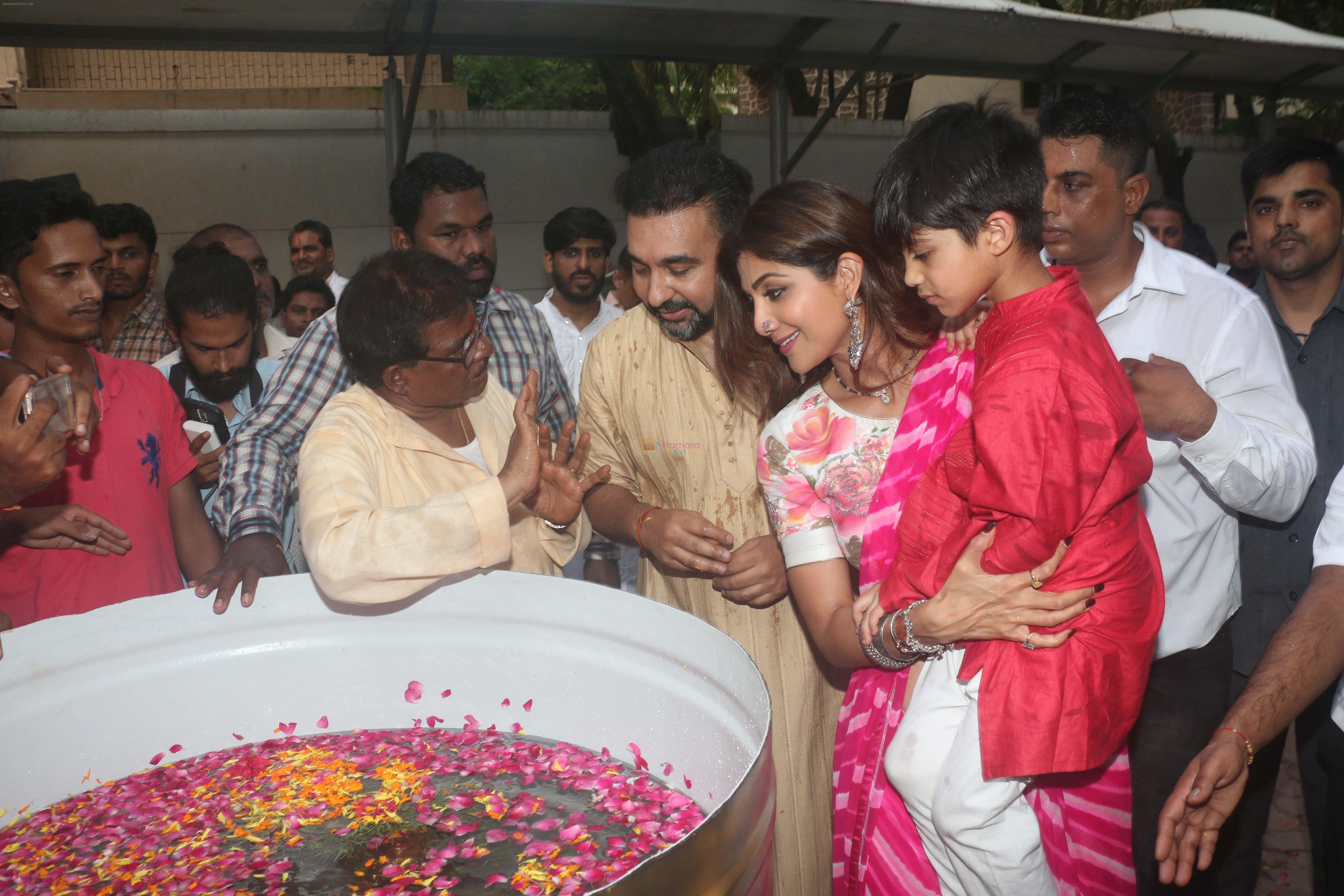 Shilpa Shetty Ganpati immersion at juhu on 14th Sept 2018