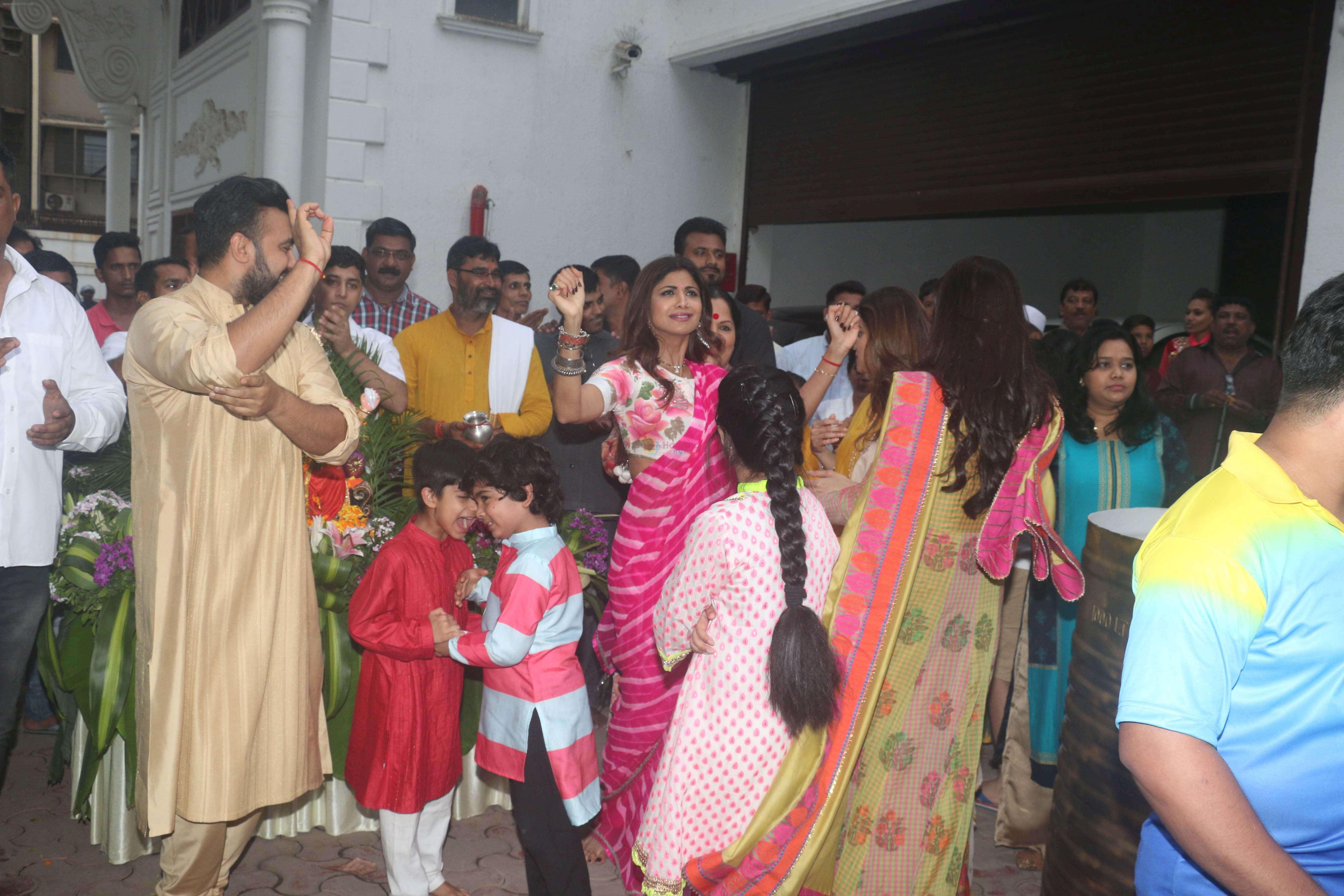 Shilpa Shetty Ganpati immersion at juhu on 14th Sept 2018