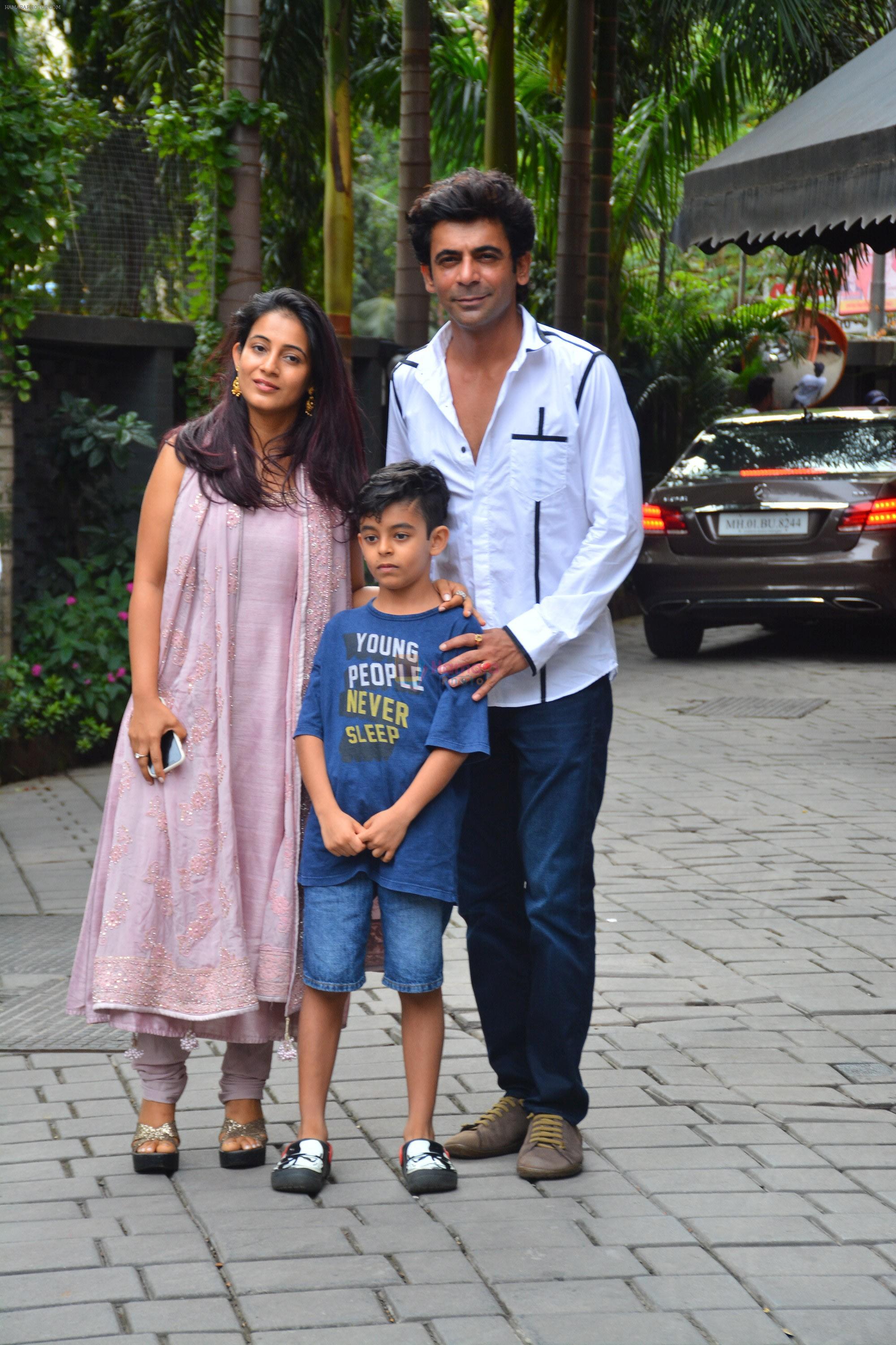 Sunil Grover at Arpita Khan's Ganpati Immersion at bandra on 14th Sept 2018