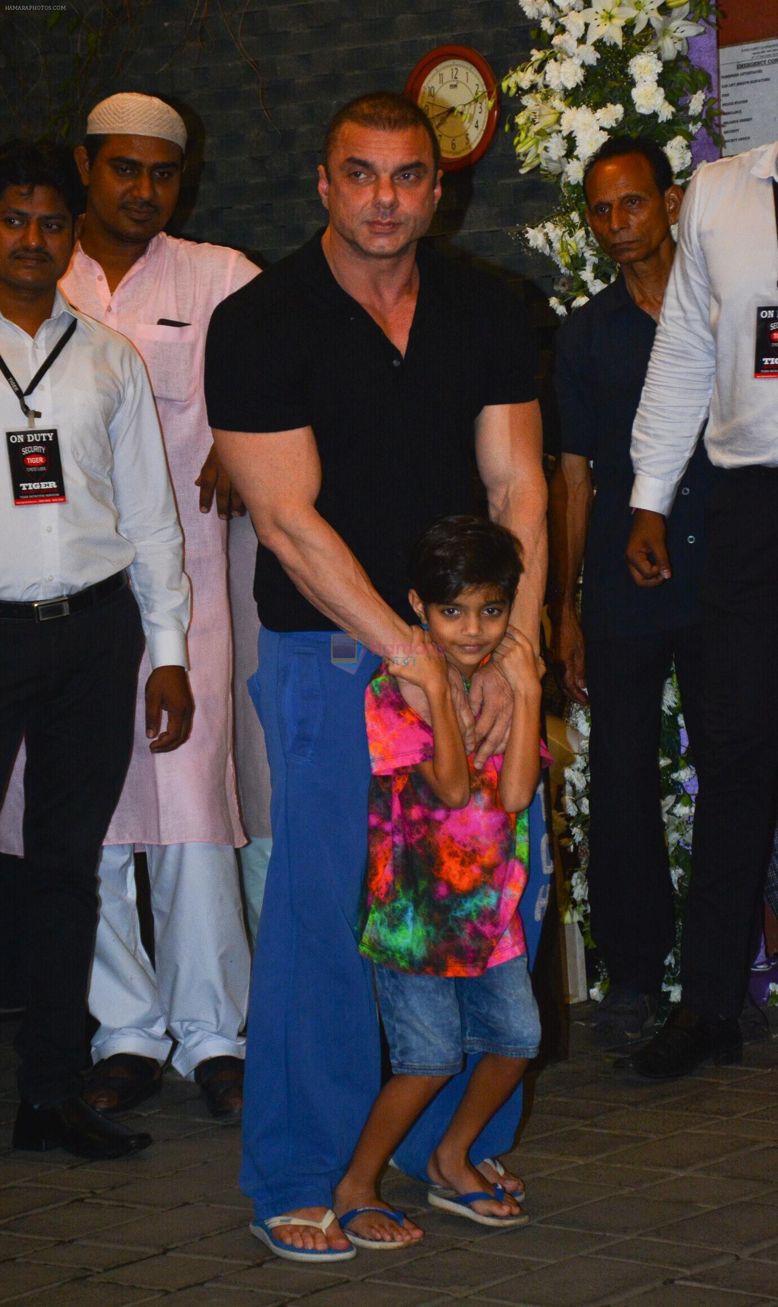 Sohail Khan at Arpita Khan's Ganpati Immersion at bandra on 14th Sept 2018