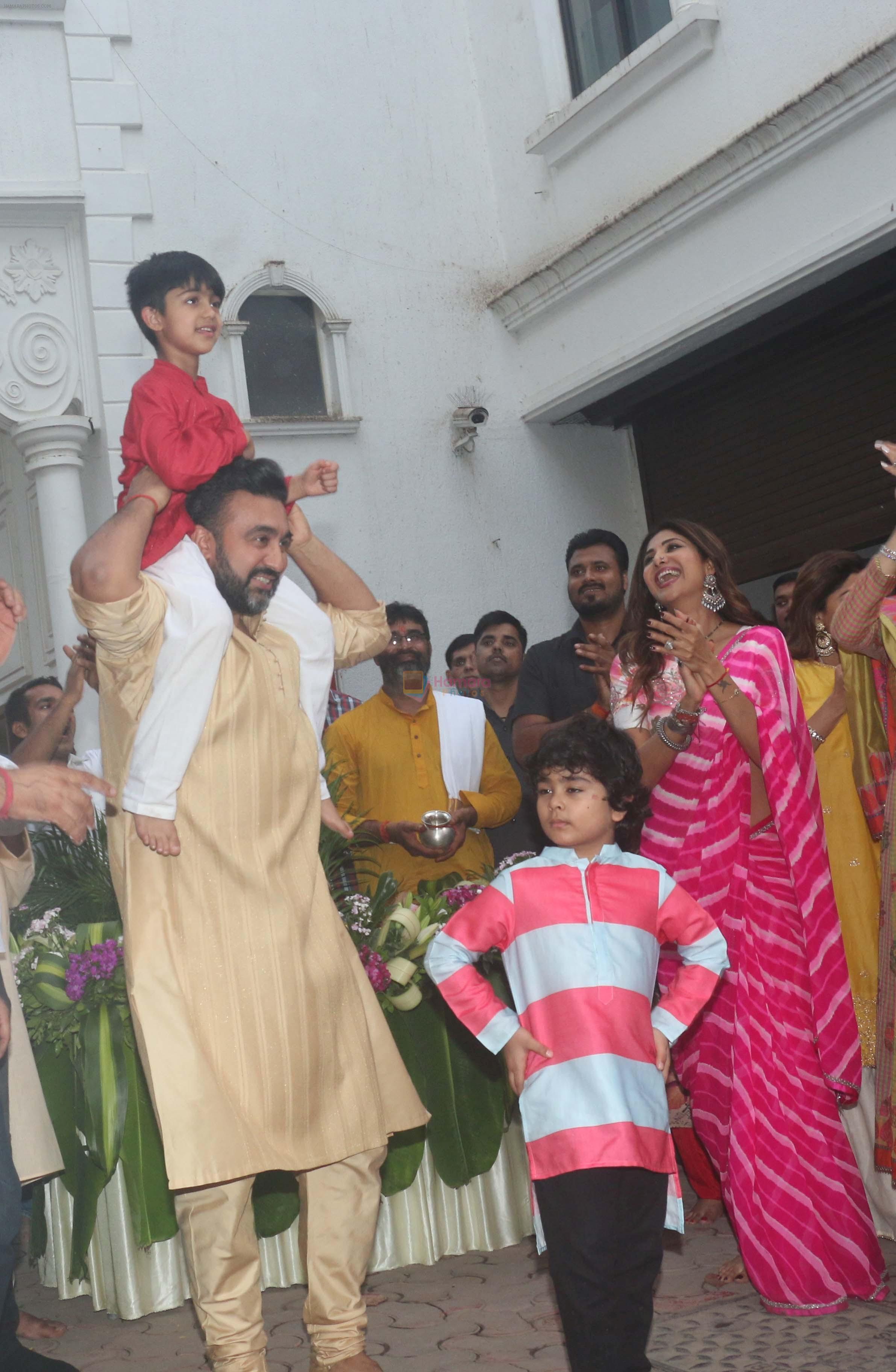 Shilpa Shetty Ganpati immersion at juhu on 14th Sept 2018