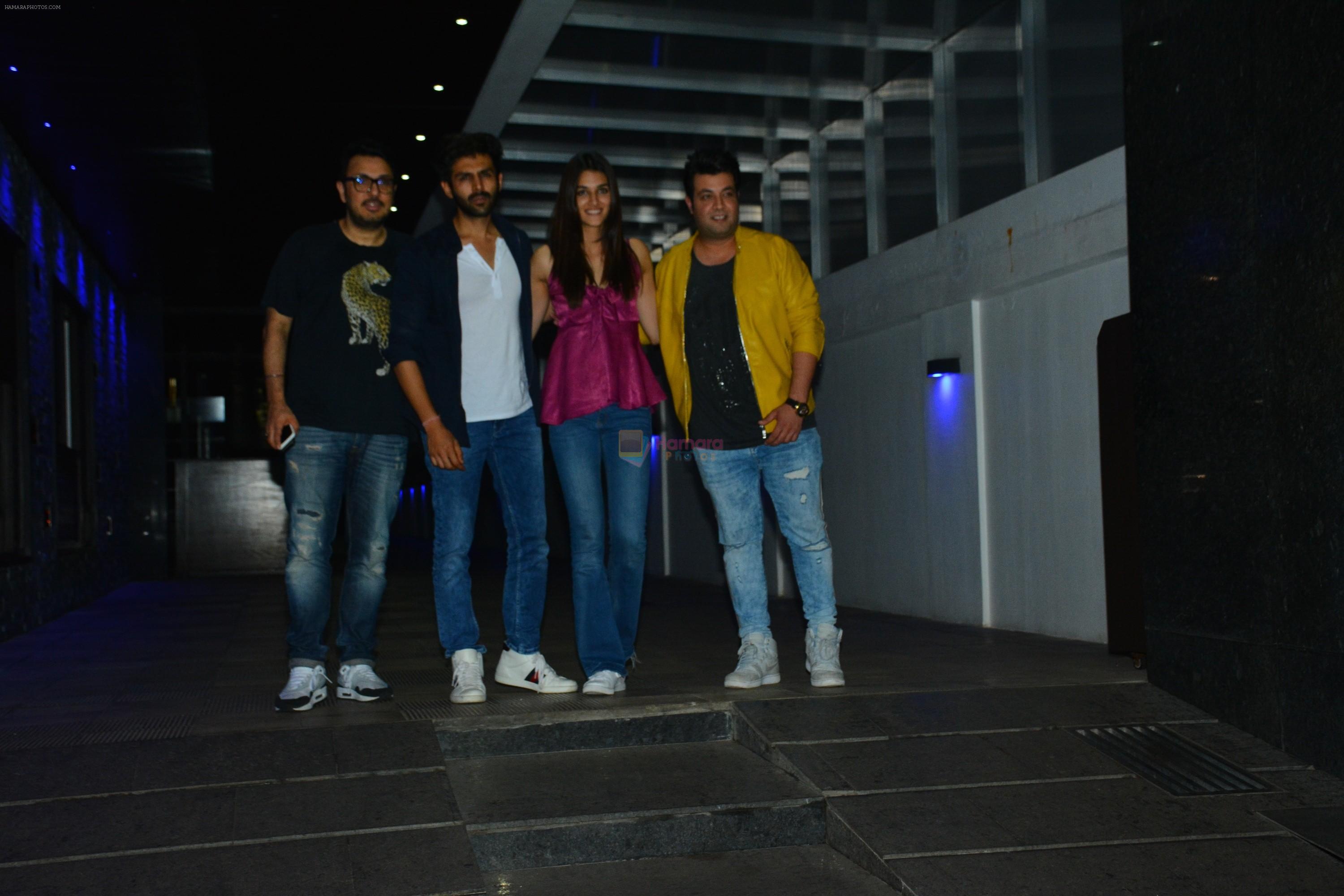 Kriti Sanon, Kartik Aaryan, Varun Sharma & Dinesh Vijan spotted at Hakkasan in bandra on 24th Sept 2018