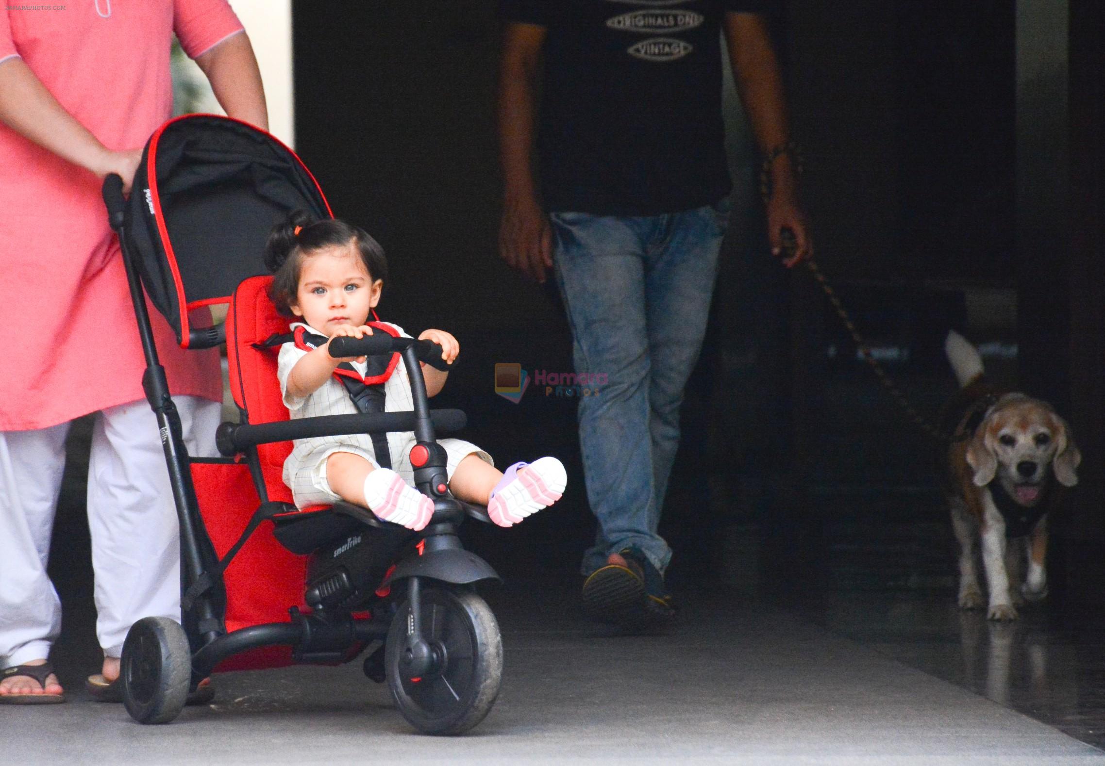 Soha Ali Khan's Daughter Inaaya Spotted At Bandra on 23rd Sept 2018