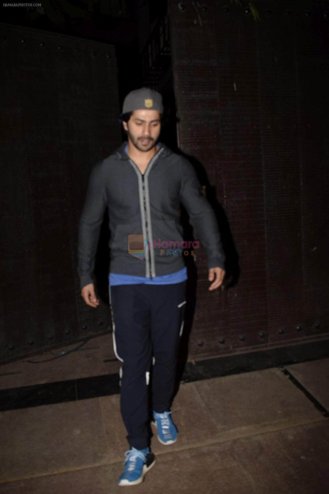 Varun Dhawan spotted at gym in juhu on 5th Oct 2018
