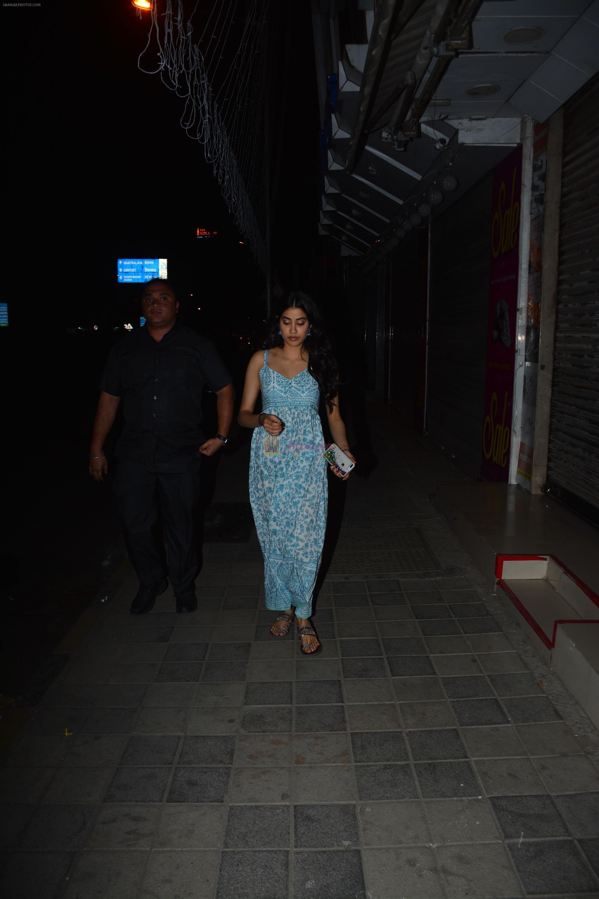 Janhvi Kapoor spotted at Bastian bandra on 5th Oct 2018