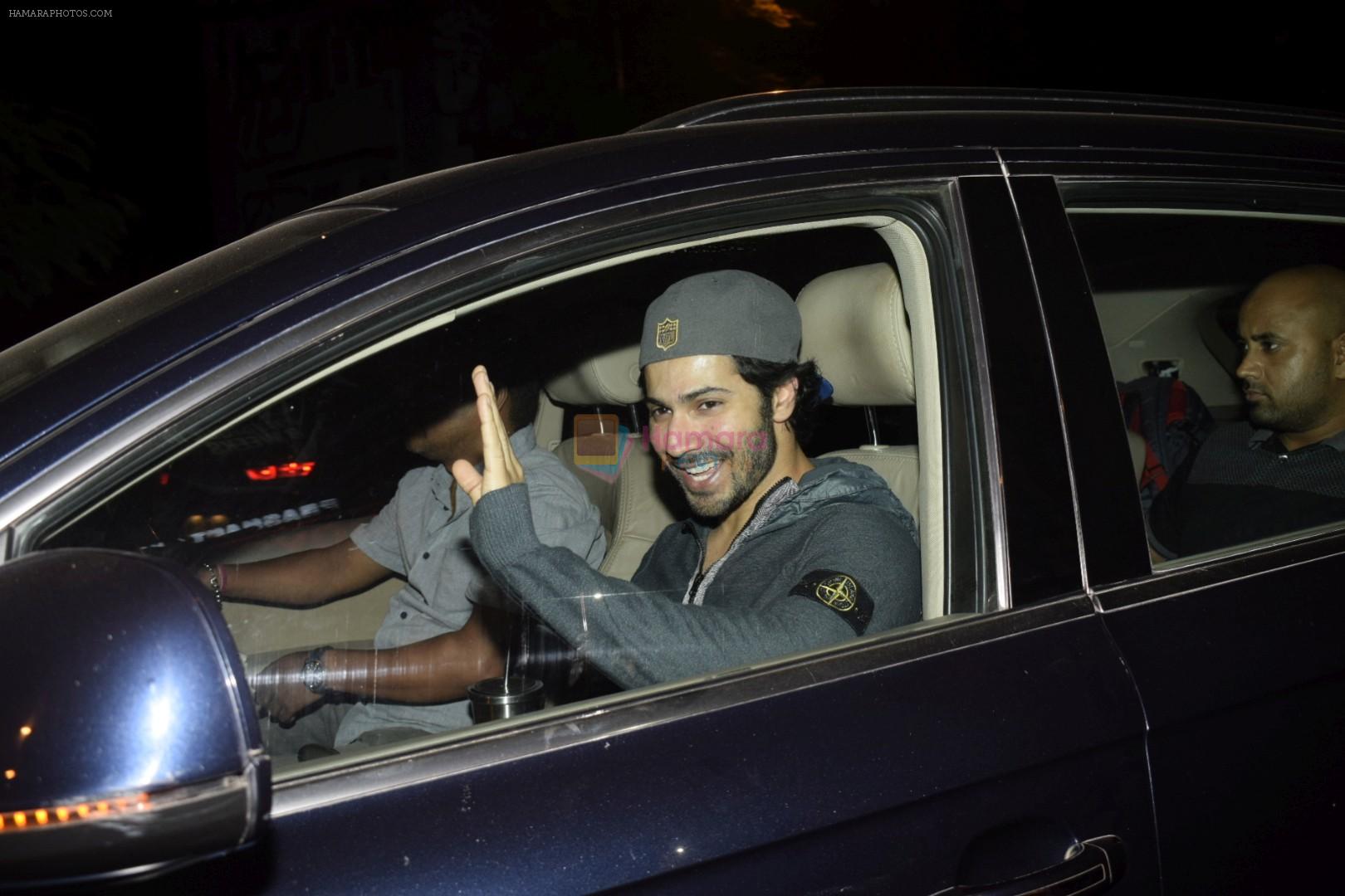 Varun Dhawan spotted at gym in juhu on 5th Oct 2018