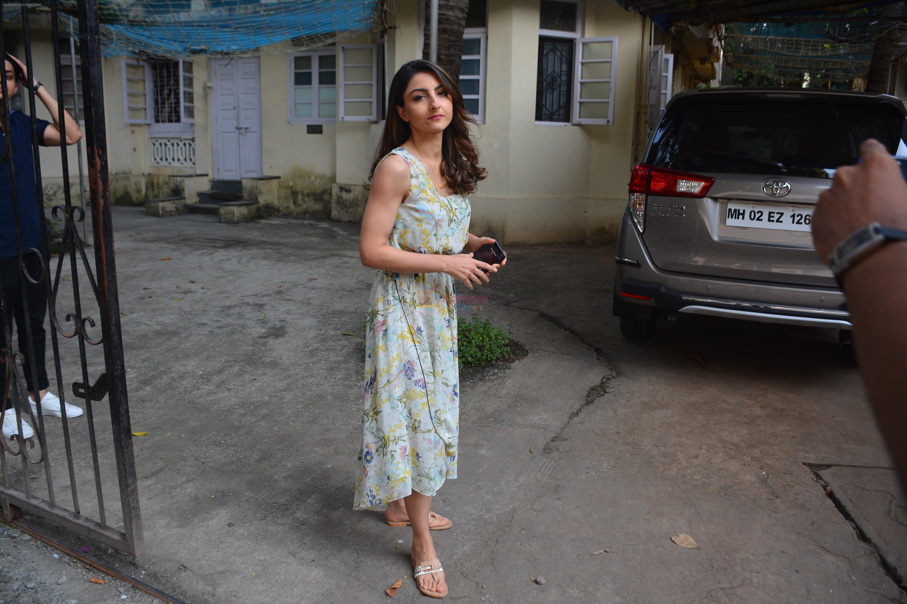 Soha Ali Khan Spotted At Bandra on 7th Oct 2018
