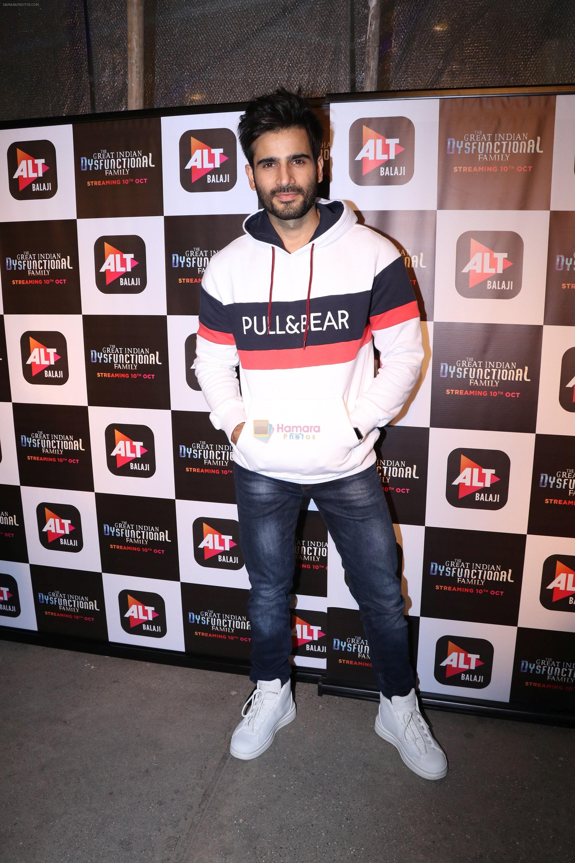 Karan Tacker at the Screening of Alt Balaji's new web series The Dysfunctional Family in Sunny Super Sound juhu on 10th Oct 2018