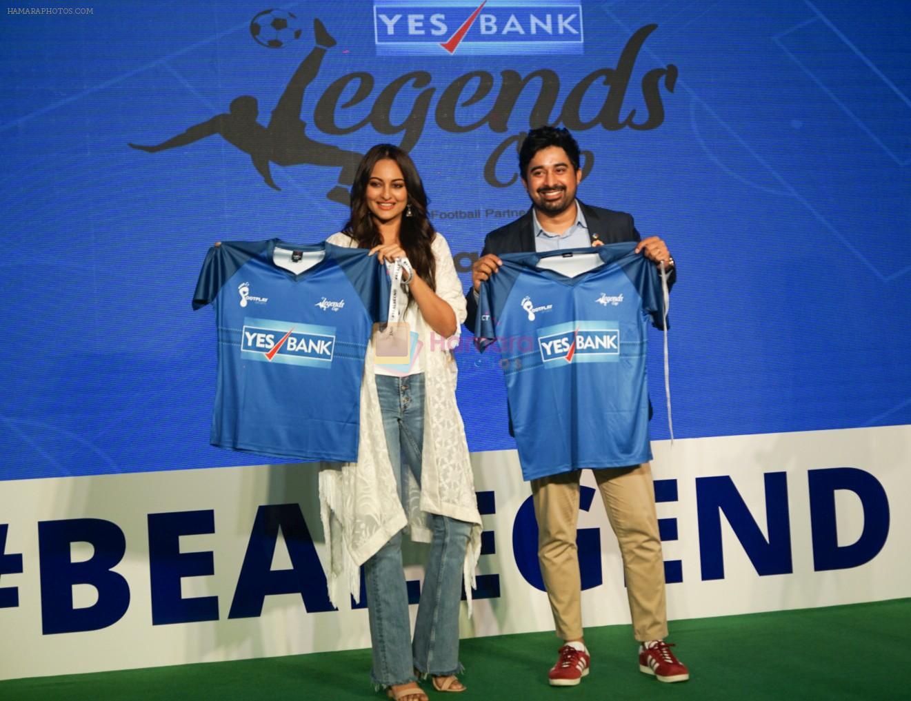 Sonakshi Sinha, Rannvijay Singh at the launch of india's largest corporate football tournament Legends Cup in Tote racecourse on 9th Oct 2018