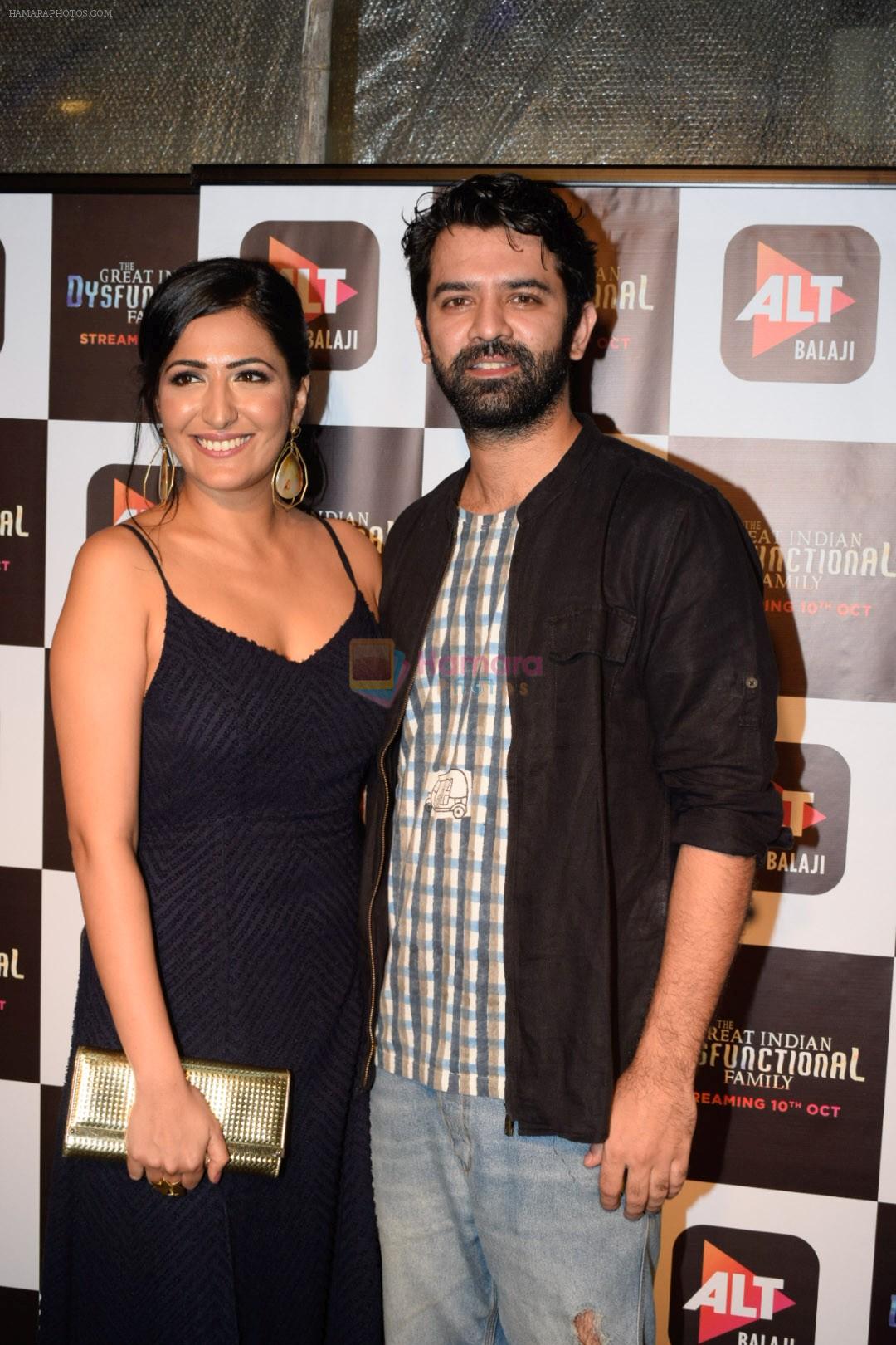 Eisha Chopra, Barun Sobti at the Screening of Alt Balaji's new web series The Dysfunctional Family in Sunny Super Sound juhu on 10th Oct 2018