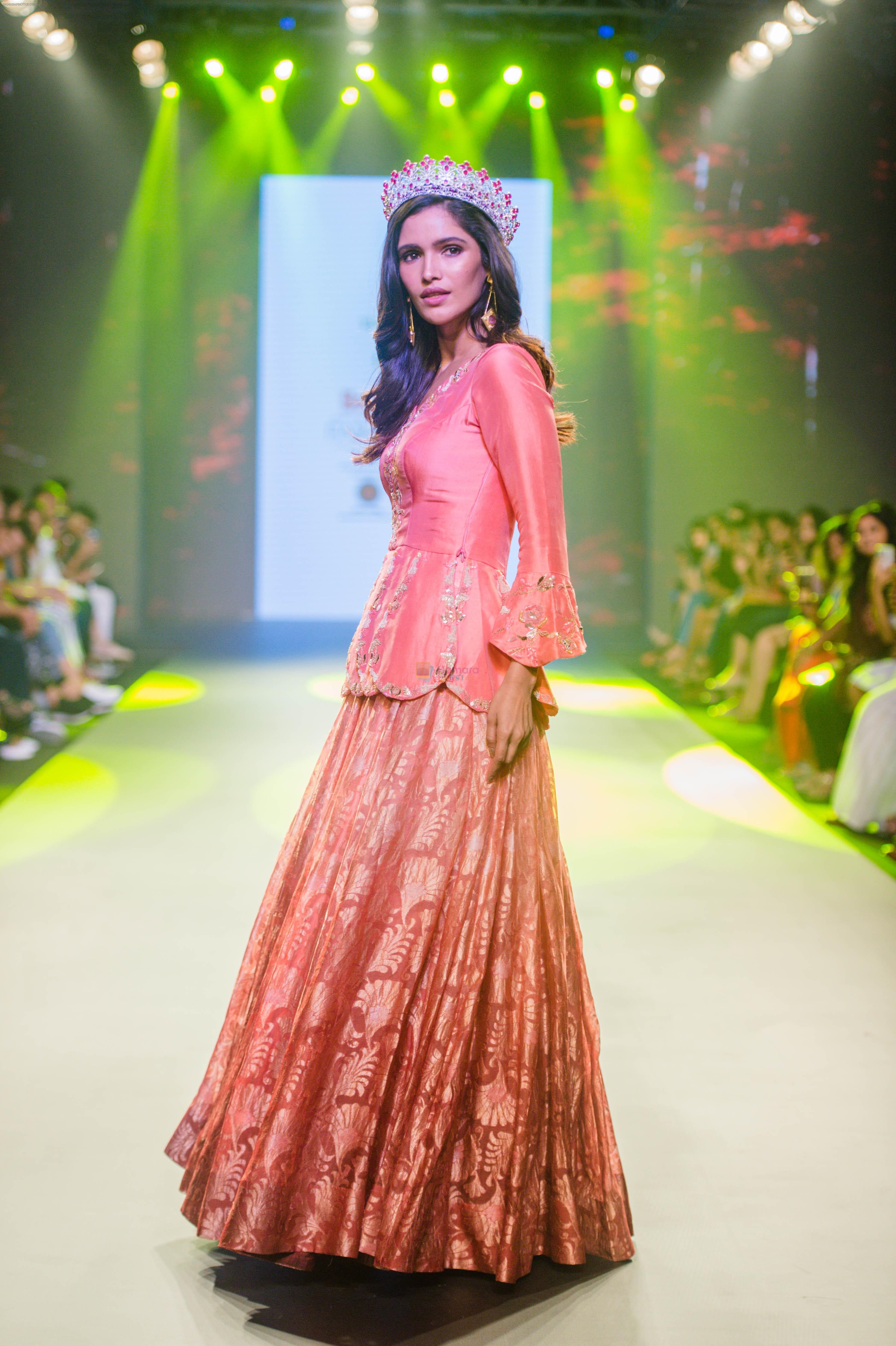 Vartika Singh walk the ramp for Versha Sethi at BTFW 2018 on 14th Oct 2018