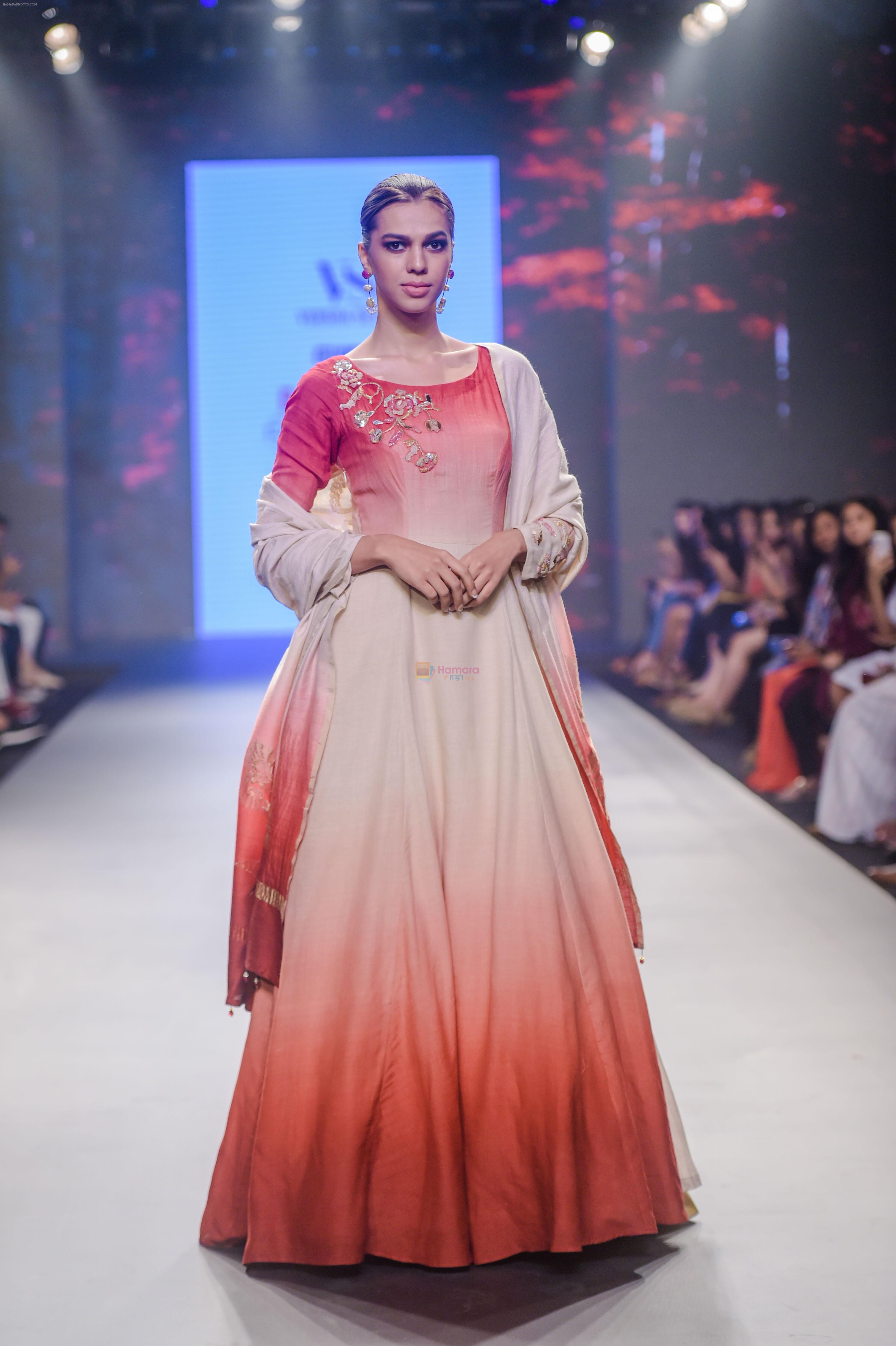 Model walk the ramp for Versha Sethi at BTFW 2018 on 14th Oct 2018