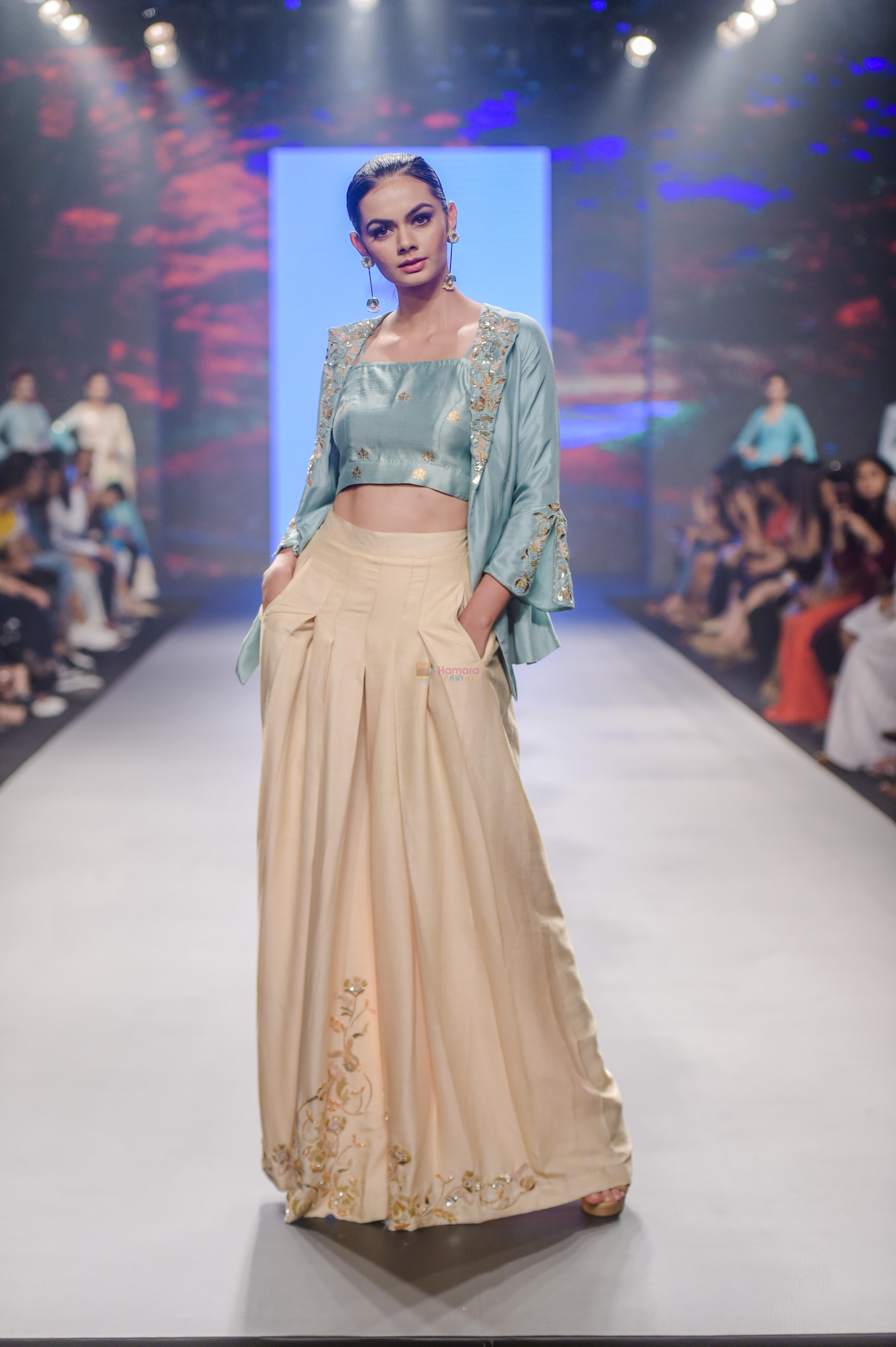 Model walk the ramp for Versha Sethi at BTFW 2018 on 14th Oct 2018