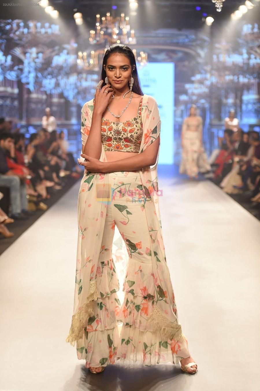 Model walk the ramp at Bombay Times Fashion Week (BTFW) 2018 Day 2 for Arpita Mehta Show on 16th Oct 2018