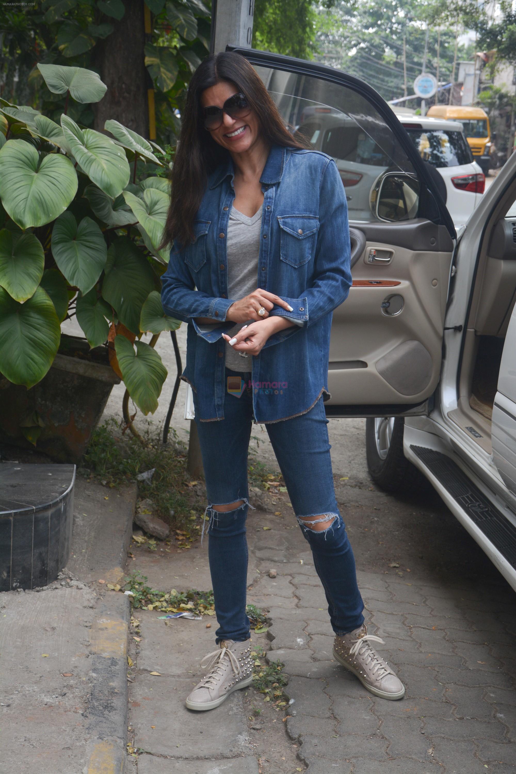 Sushmita Sen Spotted At Bandra on 17th Oct 2018