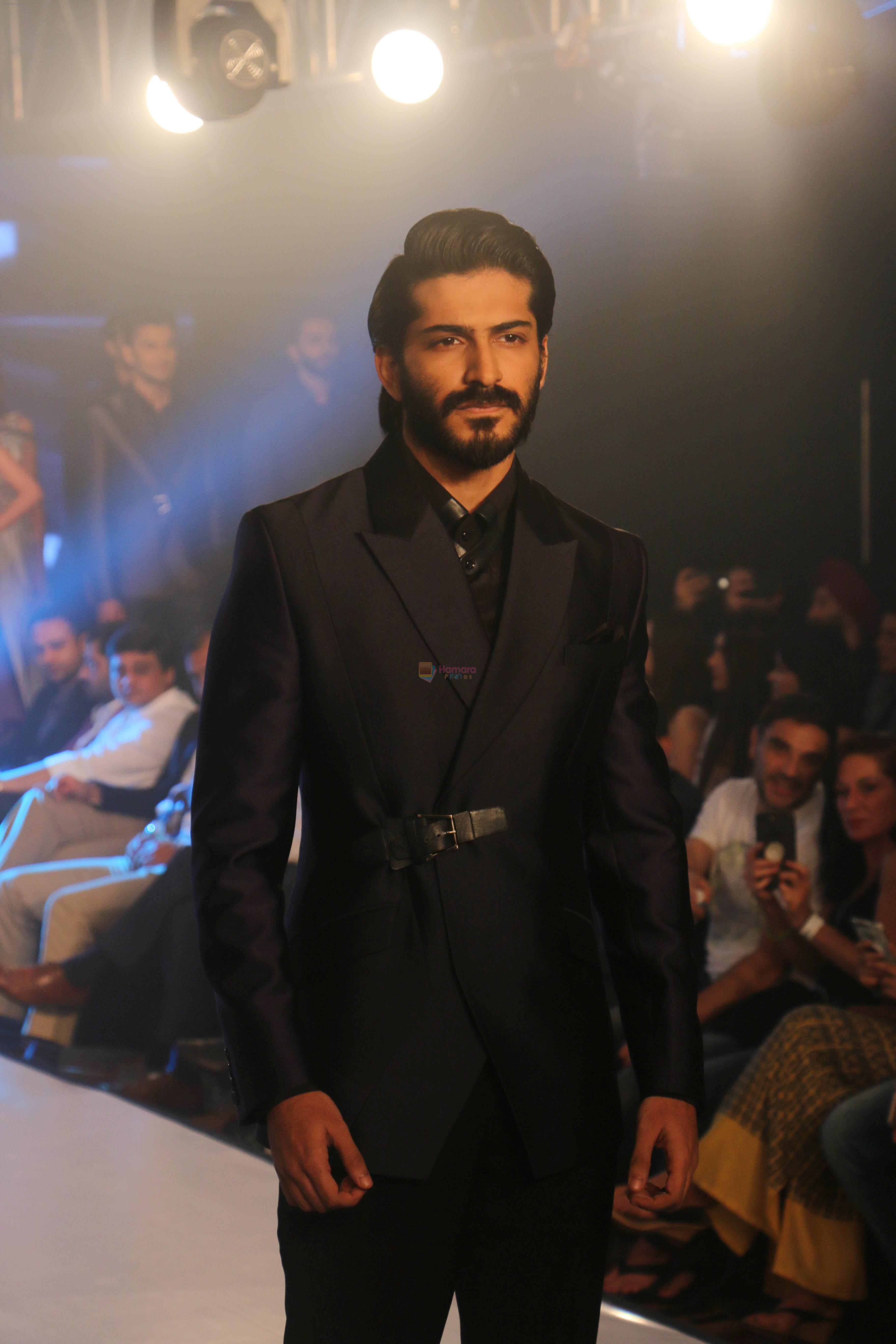 Harshvardhan Kapoor walk the ramp during the Exhibit Tech Fashion tour in jw marriott juhu on 18th Oct 2018