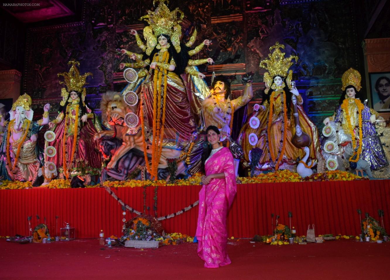 Katrina Kaif at North Bombay Sarbhojanik Durga Puja in vile parle on 18th Oct 2018