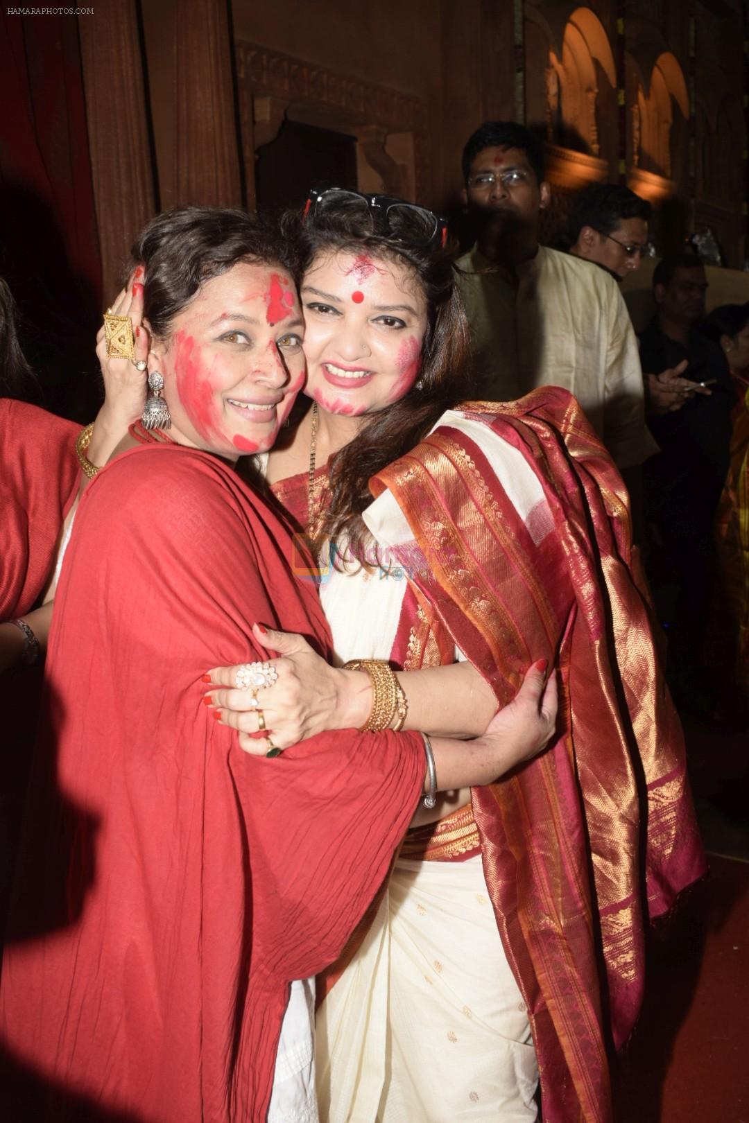 Sharbani Mukherjee at Sindur Khela at North Bombay Sarbojanin Durga Puja in vile Parle on 19th Oct 2018