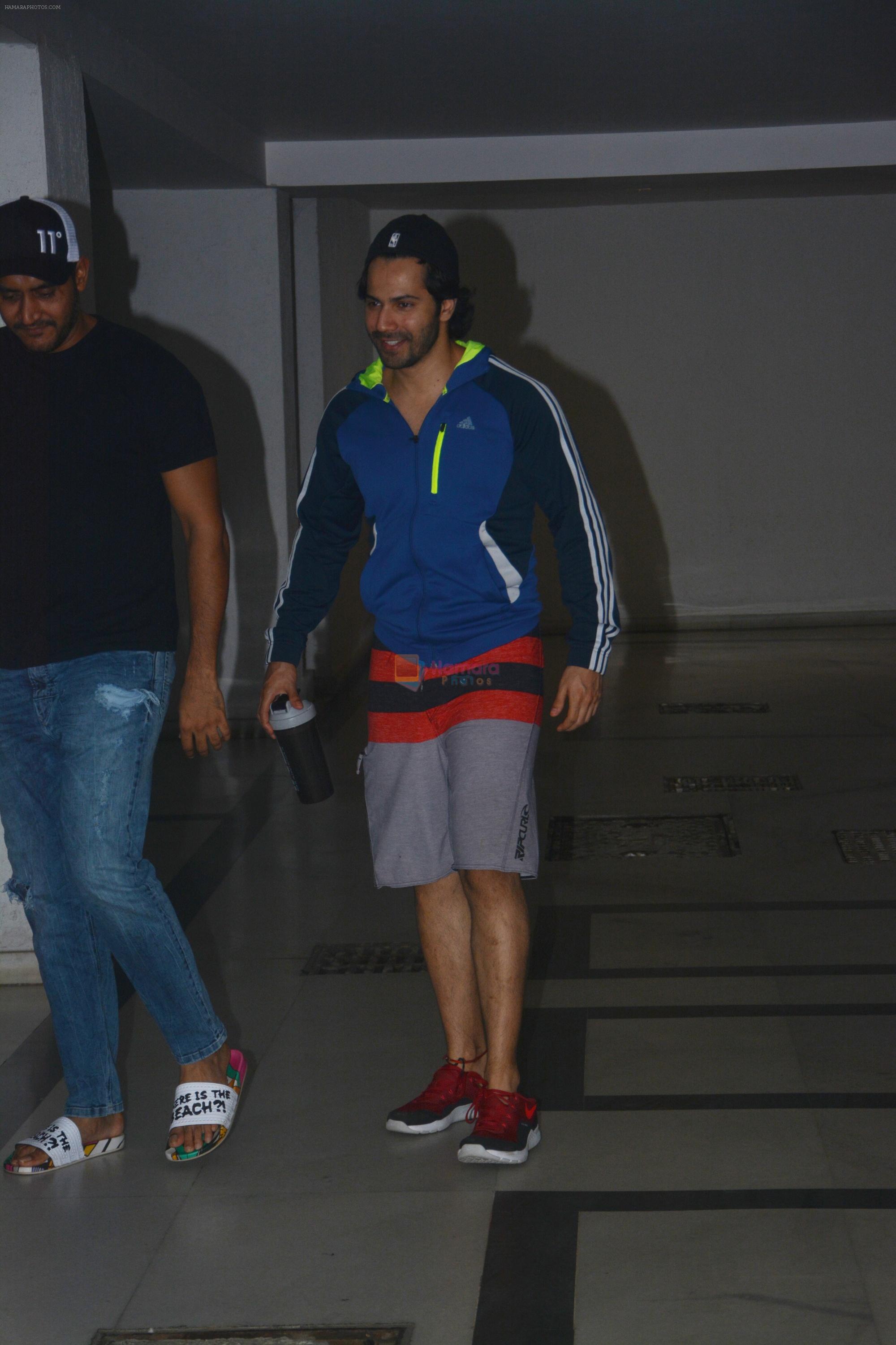 Varun Dhawan spotted at Karan Johar's house in bandra on 22nd Oct 2018